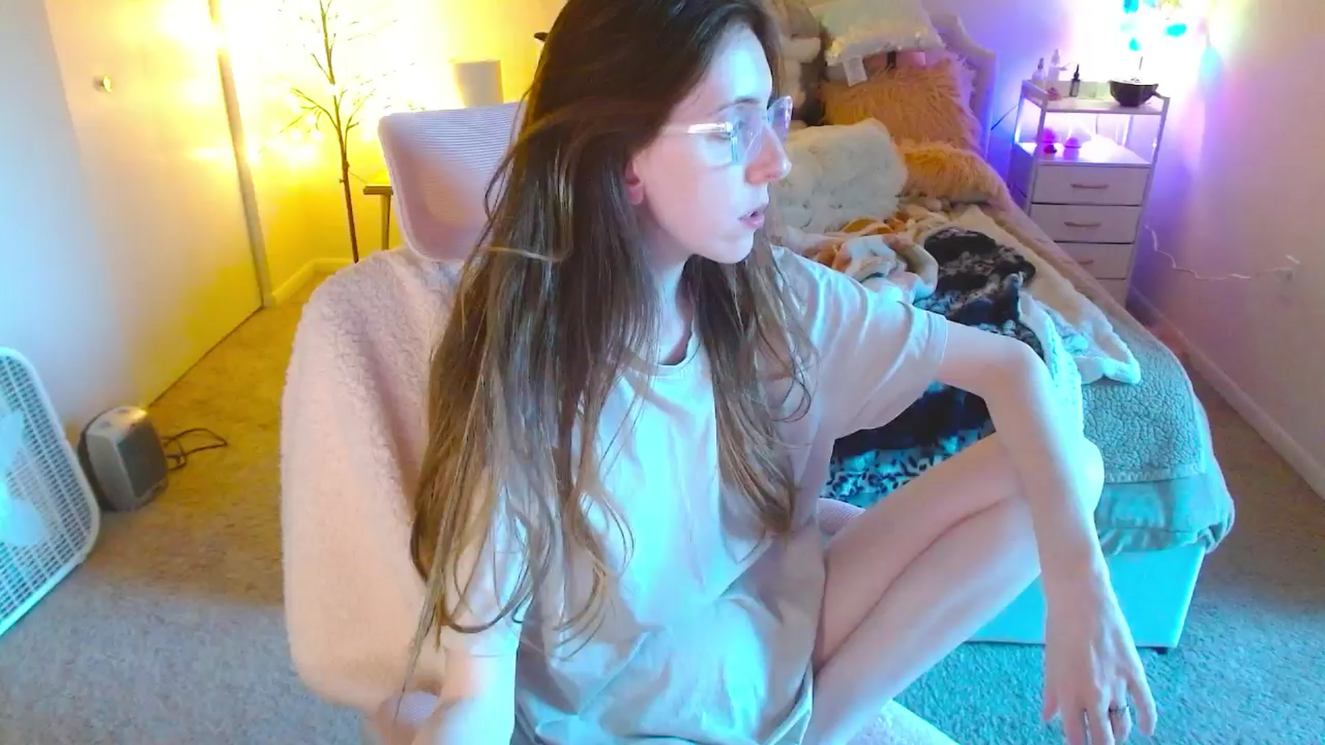 Gallery image thumbnail from MangoMae's myfreecams stream on, 10/07/2024, 22:40 image 19 of 20