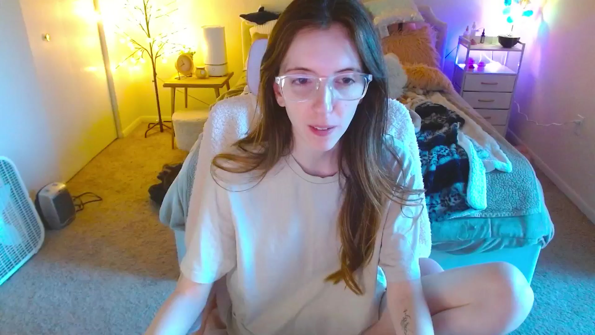 Gallery image thumbnail from MangoMae's myfreecams stream on, 10/07/2024, 22:40 image 14 of 20