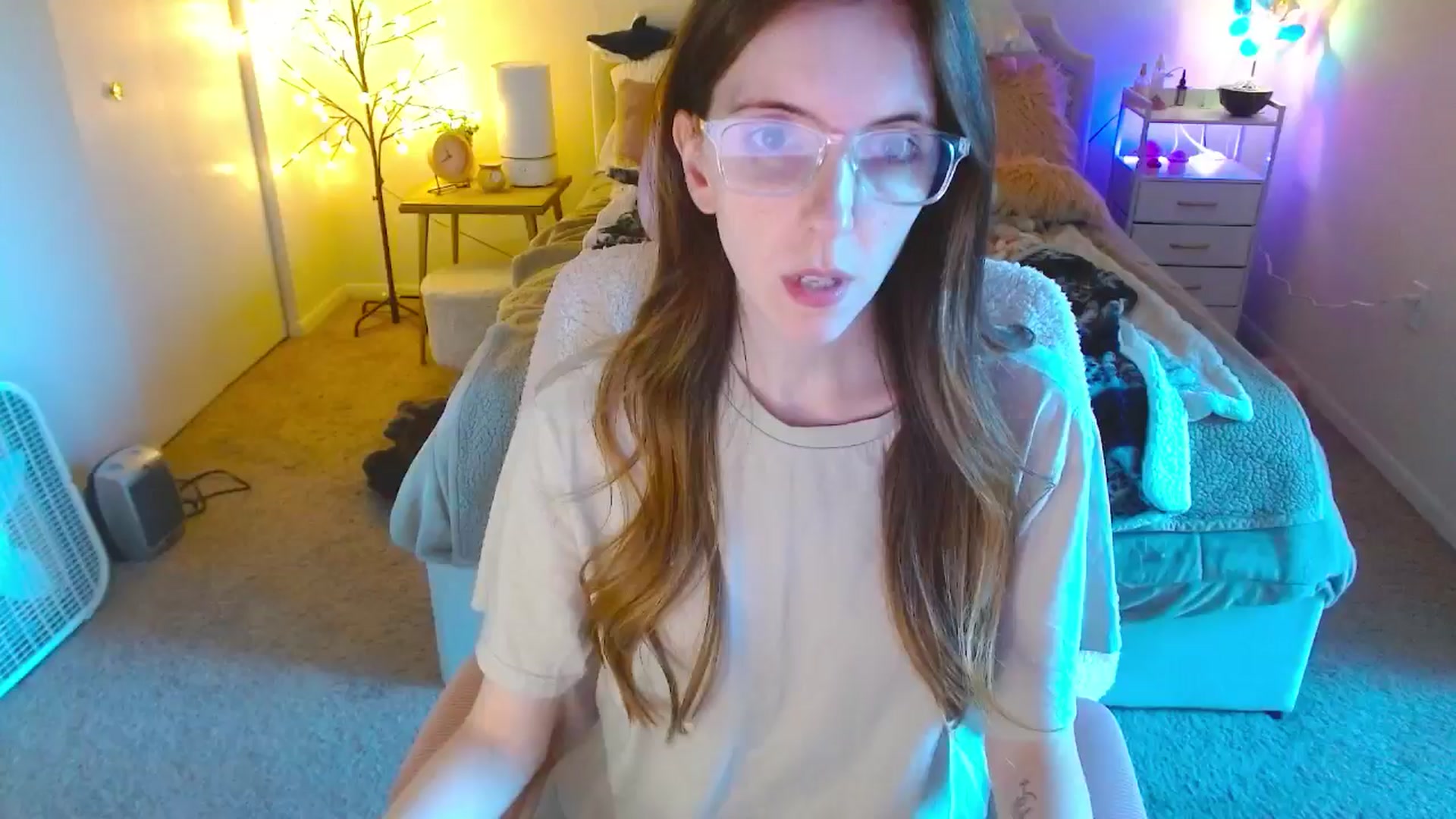 Gallery image thumbnail from MangoMae's myfreecams stream on, 10/07/2024, 22:40 image 6 of 20