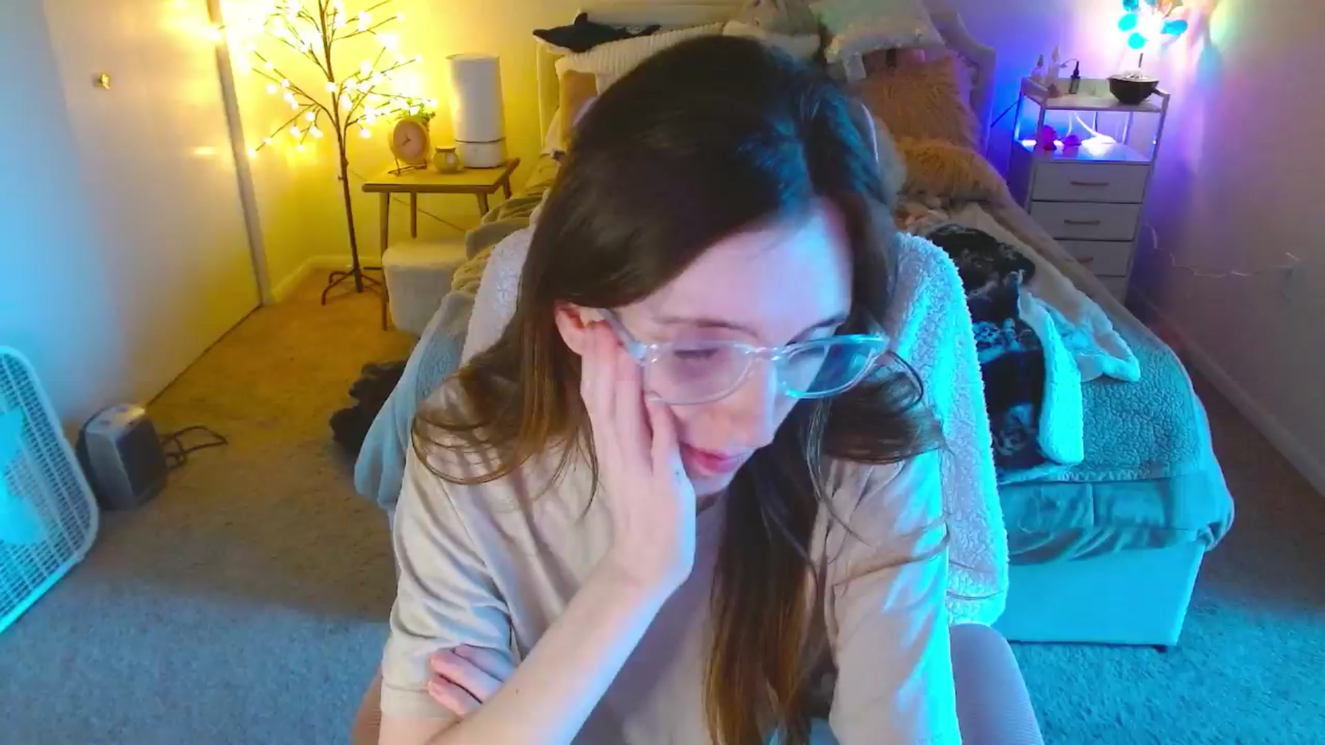 Gallery image thumbnail from MangoMae's myfreecams stream on, 10/07/2024, 22:40 image 4 of 20