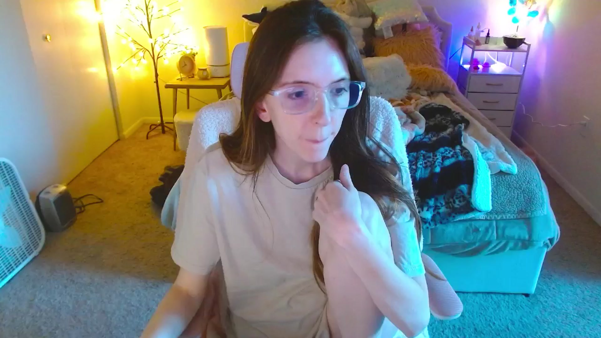 Gallery image thumbnail from MangoMae's myfreecams stream on, 10/07/2024, 22:40 image 17 of 20