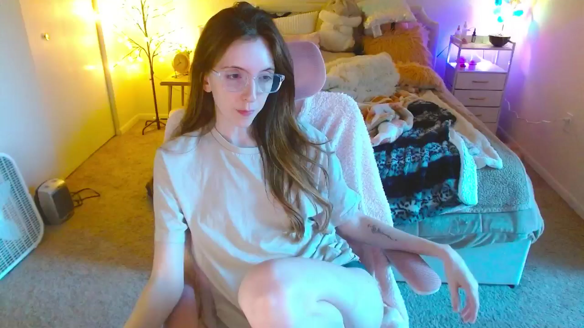 Gallery image thumbnail from MangoMae's myfreecams stream on, 10/07/2024, 22:40 image 20 of 20