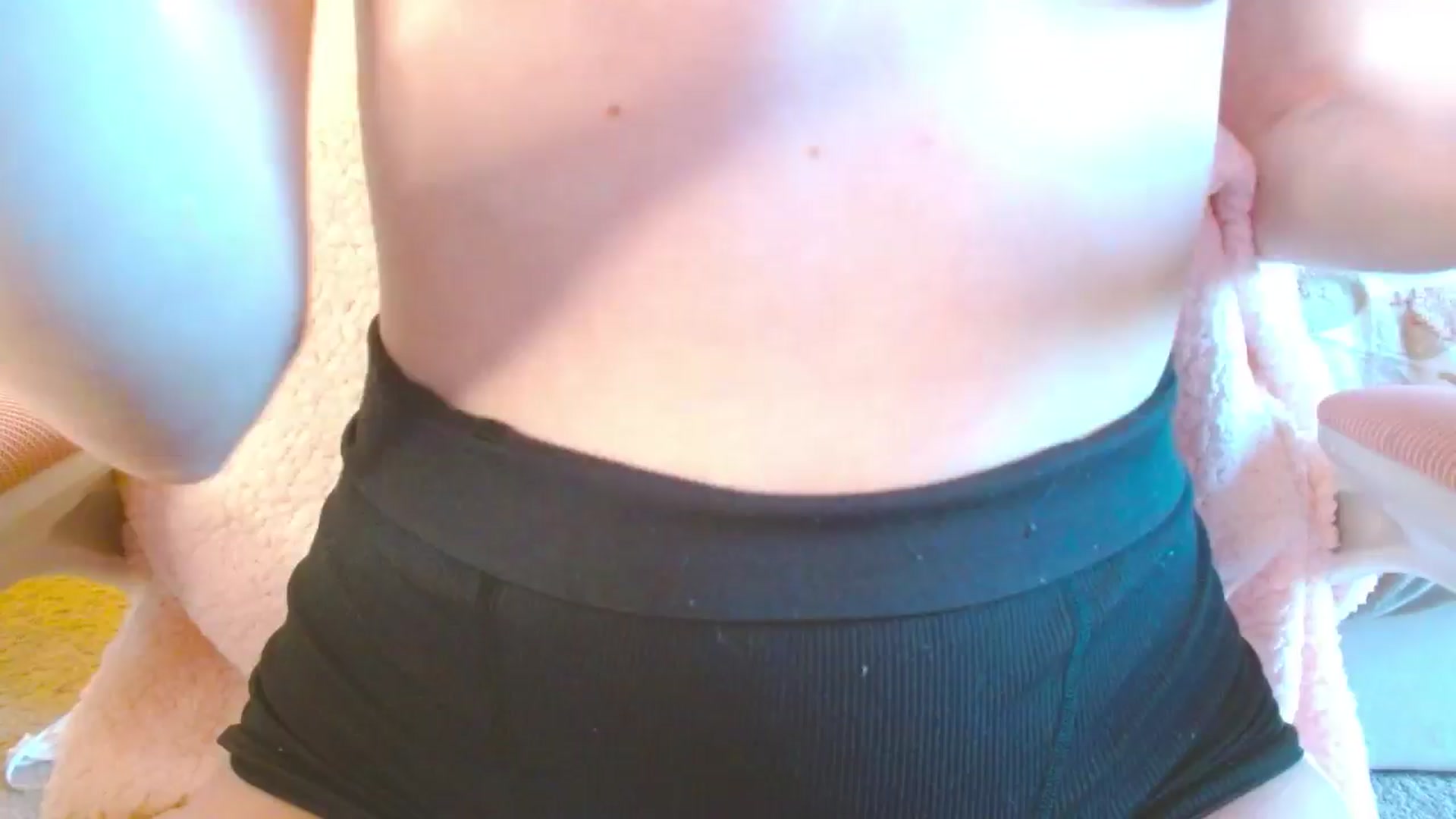 Gallery image thumbnail from MangoMae's myfreecams stream on, 10/08/2024, 23:02 image 14 of 20