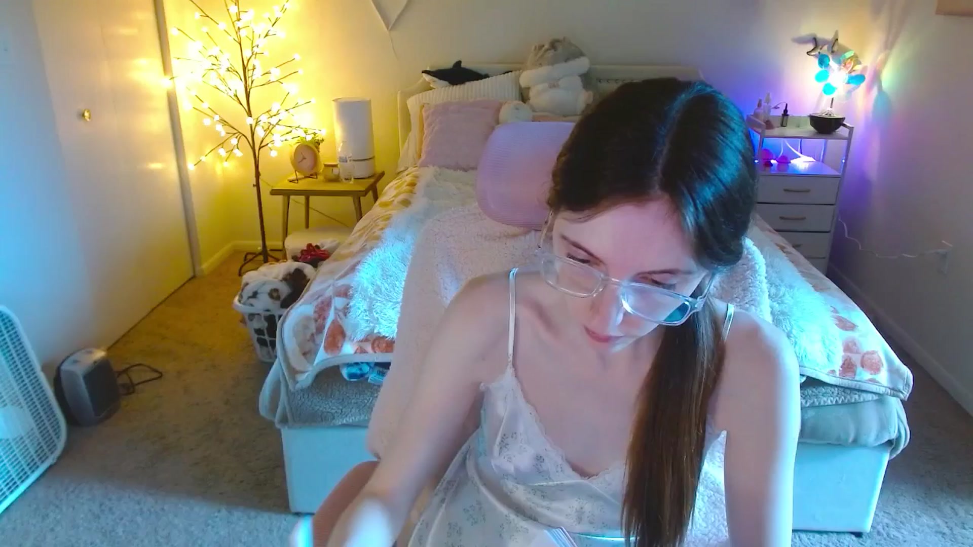 Gallery image thumbnail from MangoMae's myfreecams stream on, 10/15/2024, 17:39 image 19 of 20