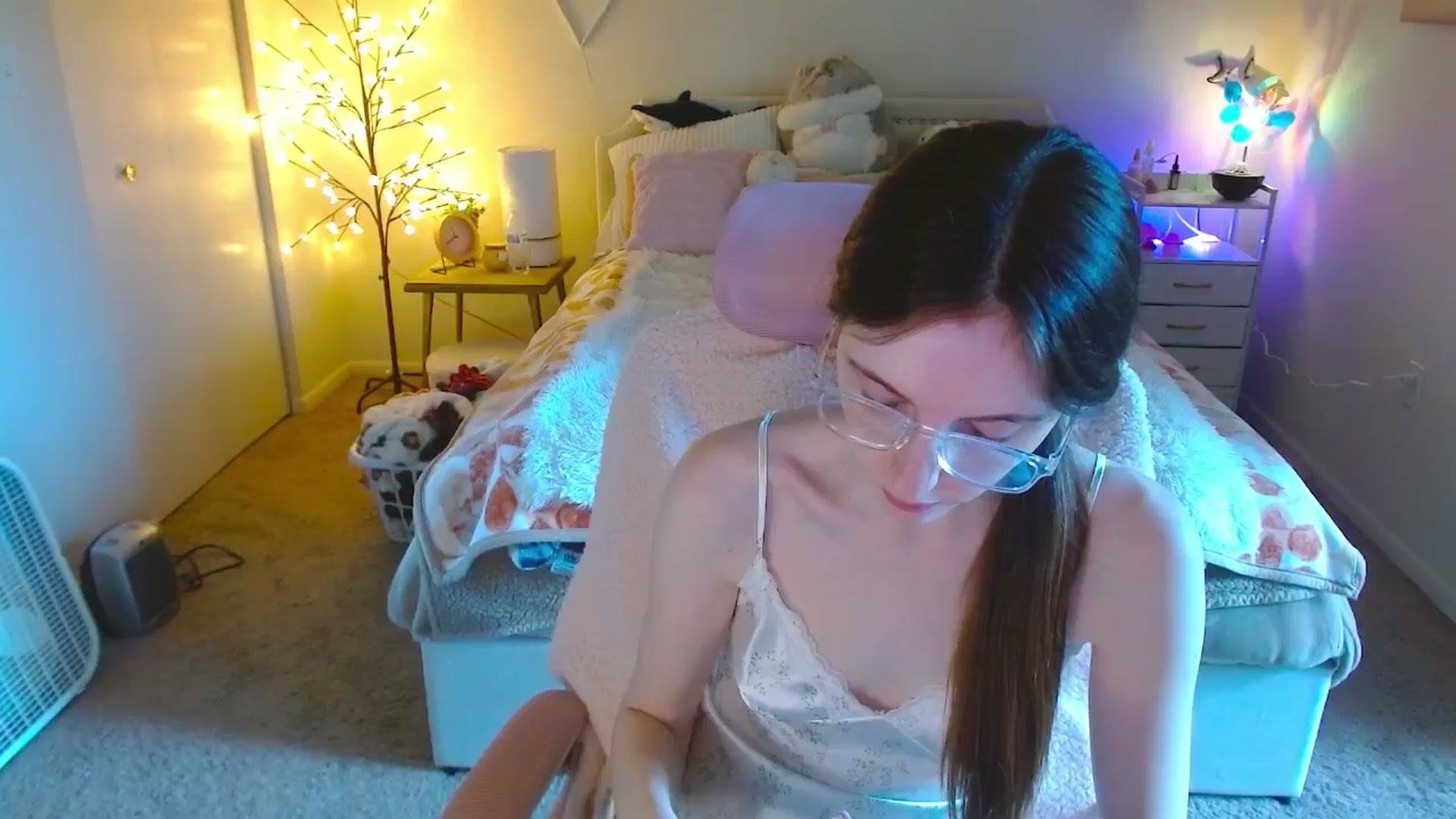 Gallery image thumbnail from MangoMae's myfreecams stream on, 10/15/2024, 17:39 image 20 of 20