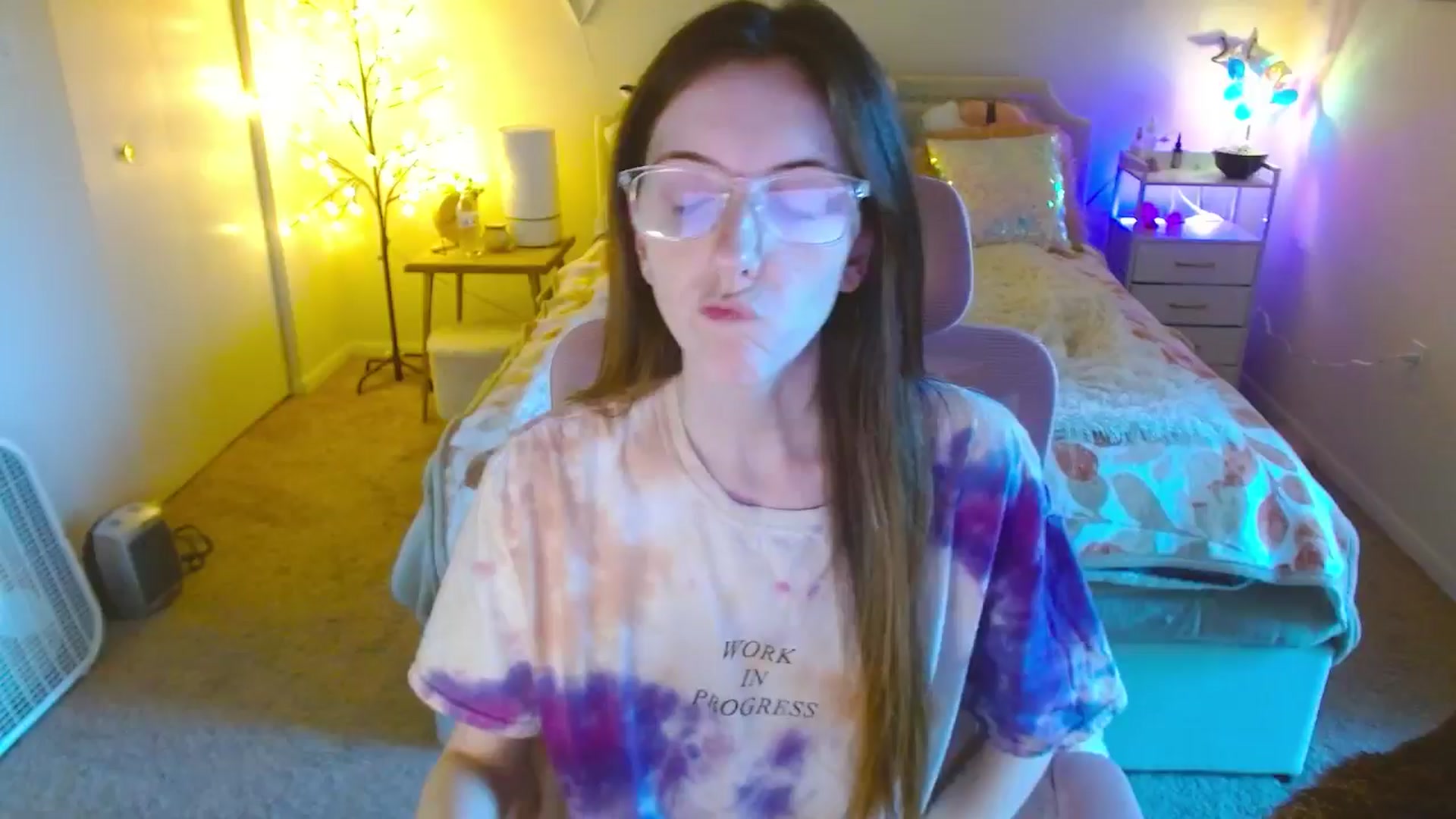 Gallery image thumbnail from MangoMae's myfreecams stream on, 10/16/2024, 22:35 image 17 of 20