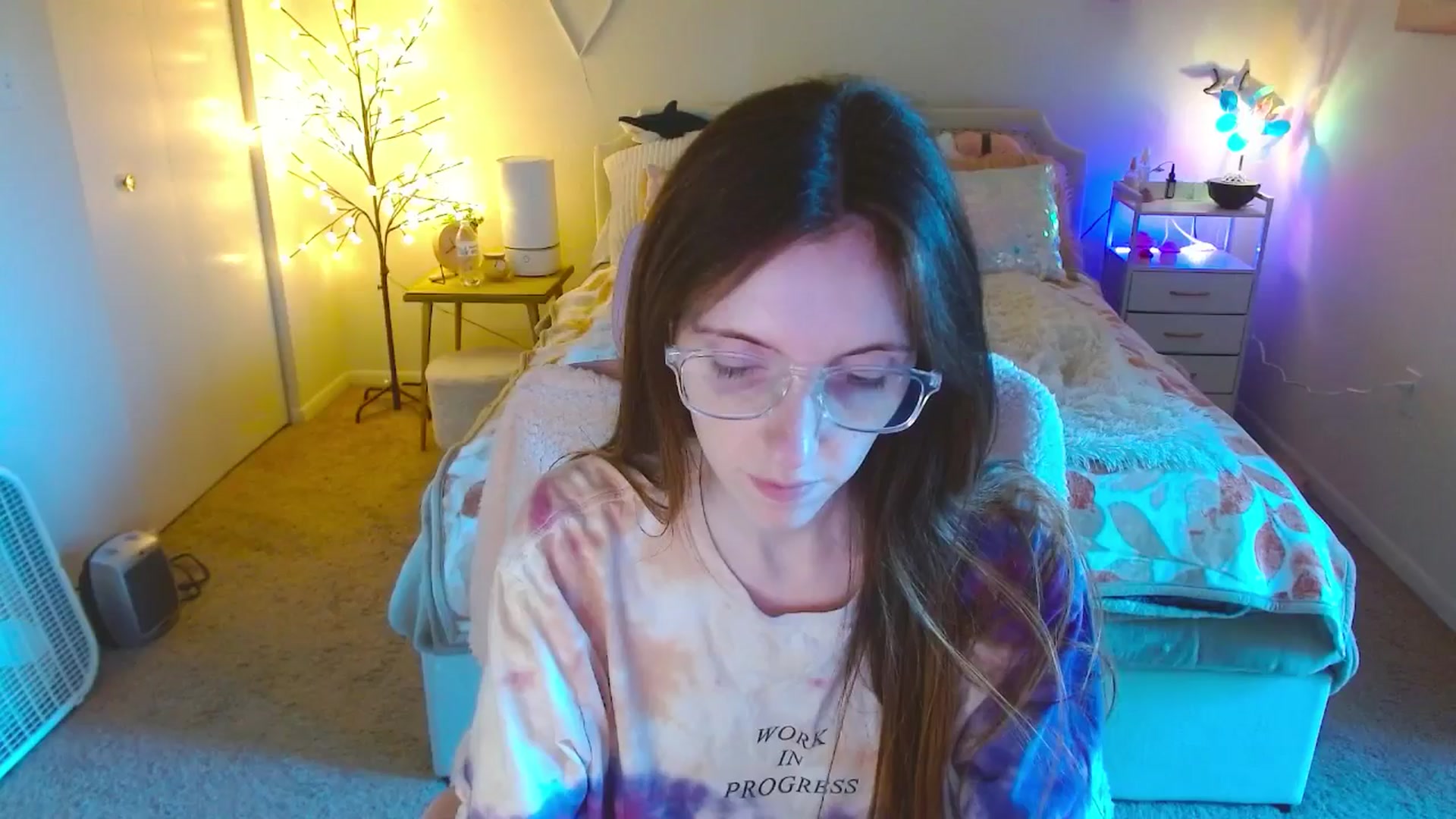 Gallery image thumbnail from MangoMae's myfreecams stream on, 10/16/2024, 22:35 image 1 of 20