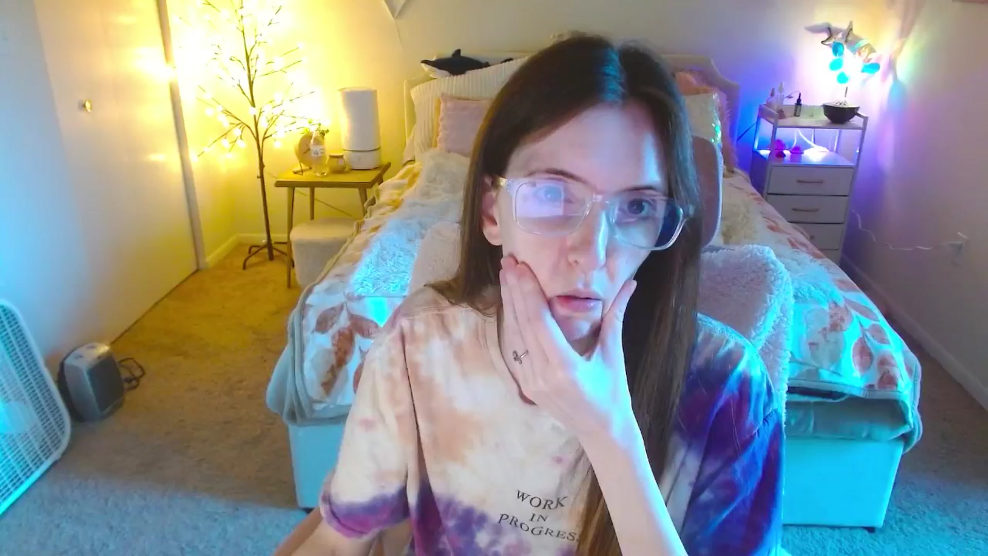 Gallery image thumbnail from MangoMae's myfreecams stream on, 10/16/2024, 22:35 image 8 of 20