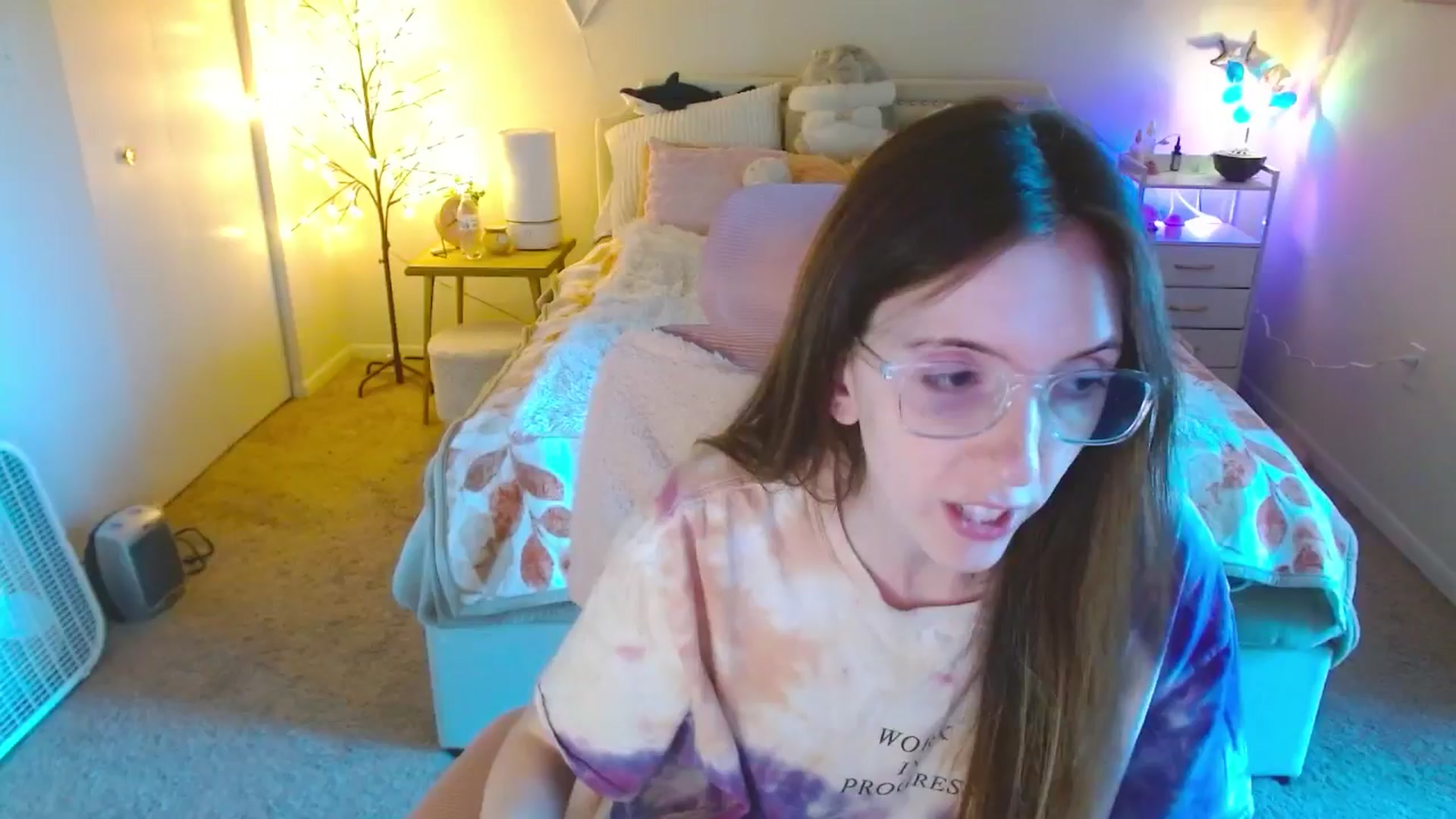 Gallery image thumbnail from MangoMae's myfreecams stream on, 10/16/2024, 22:35 image 7 of 20