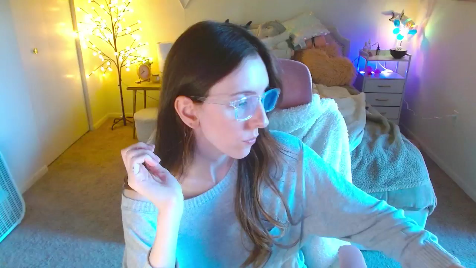 Gallery image thumbnail from MangoMae's myfreecams stream on, 10/23/2024, 18:53 image 20 of 20