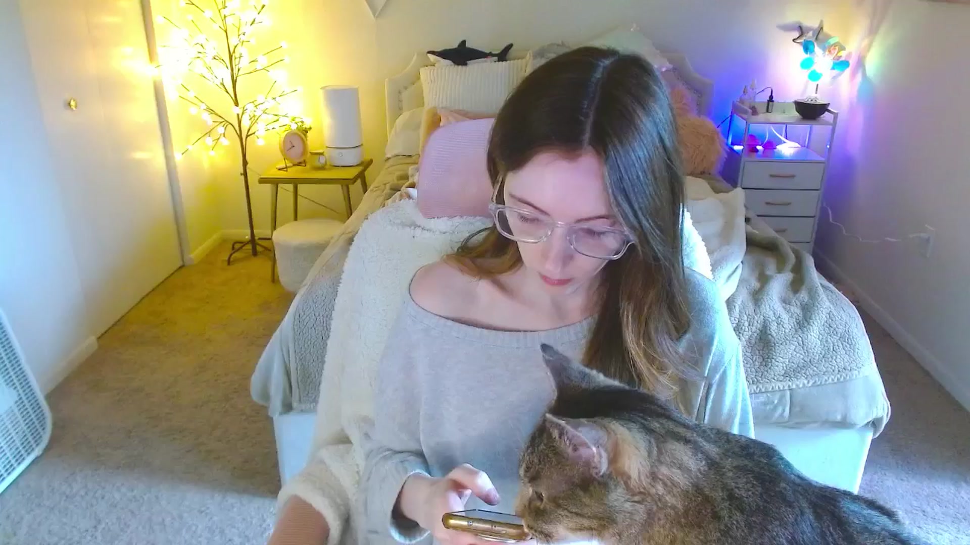 Gallery image thumbnail from MangoMae's myfreecams stream on, 10/23/2024, 18:53 image 9 of 20