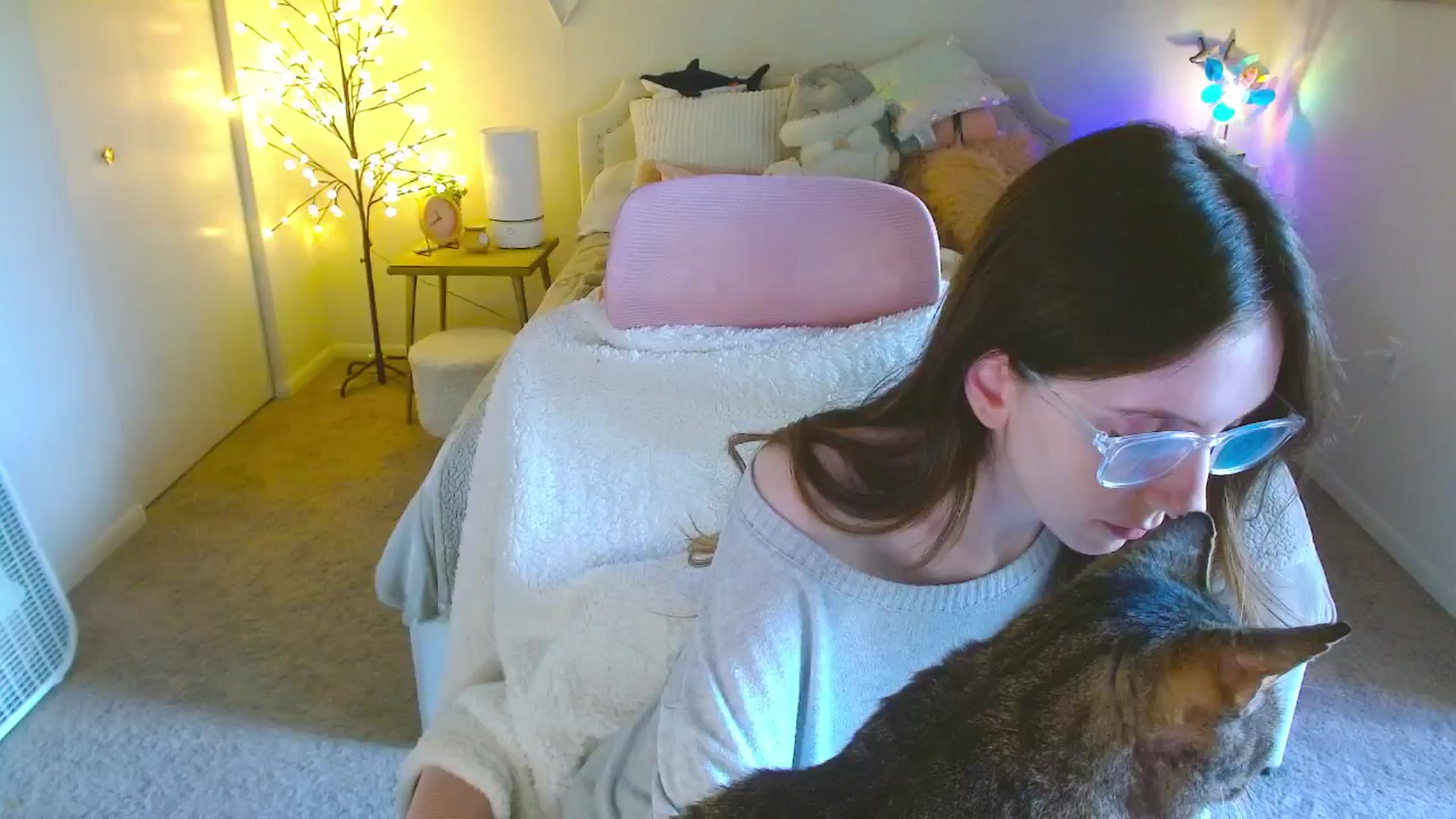Gallery image thumbnail from MangoMae's myfreecams stream on, 10/23/2024, 18:53 image 13 of 20