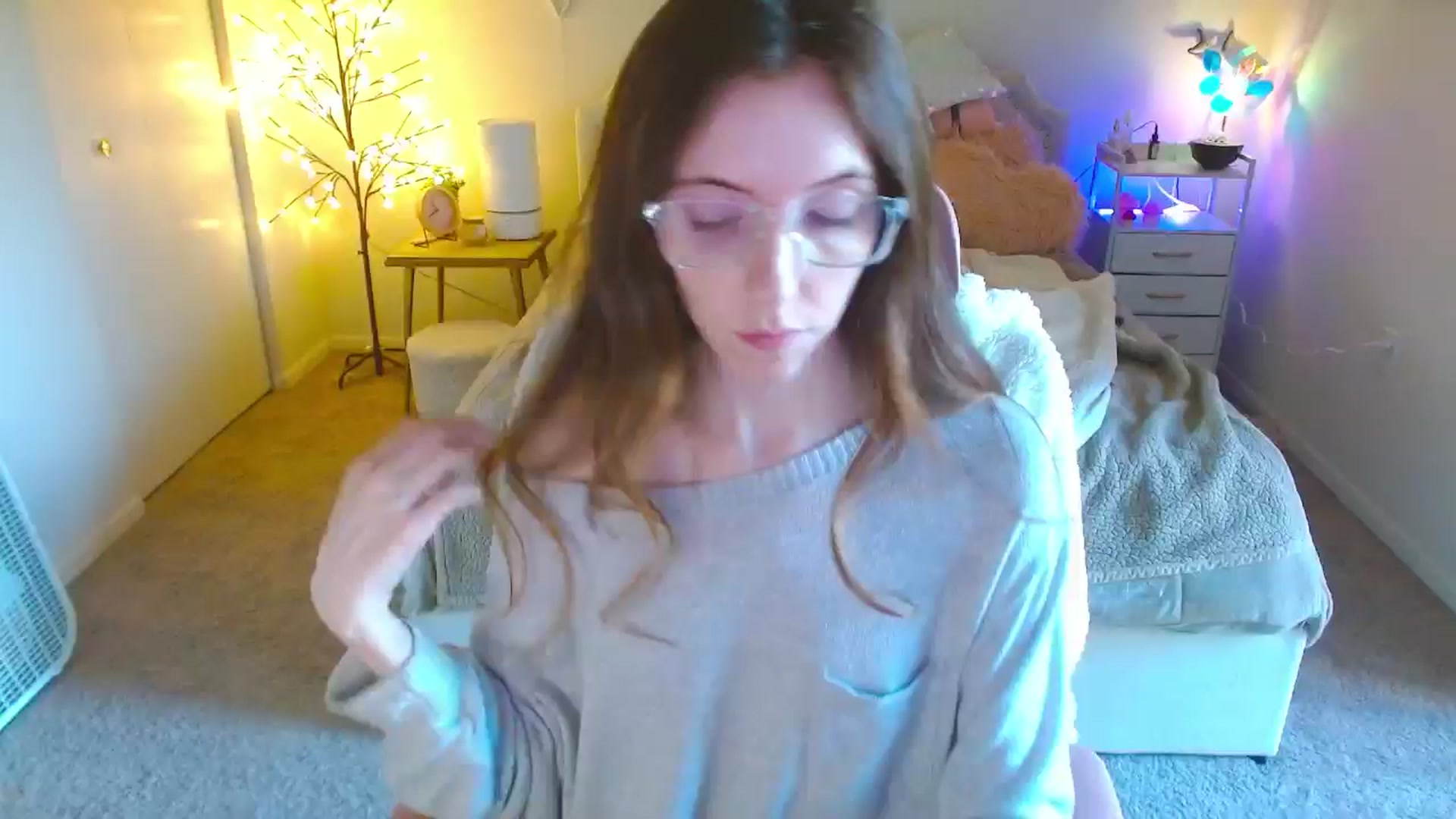 Gallery image thumbnail from MangoMae's myfreecams stream on, 10/23/2024, 18:53 image 3 of 20