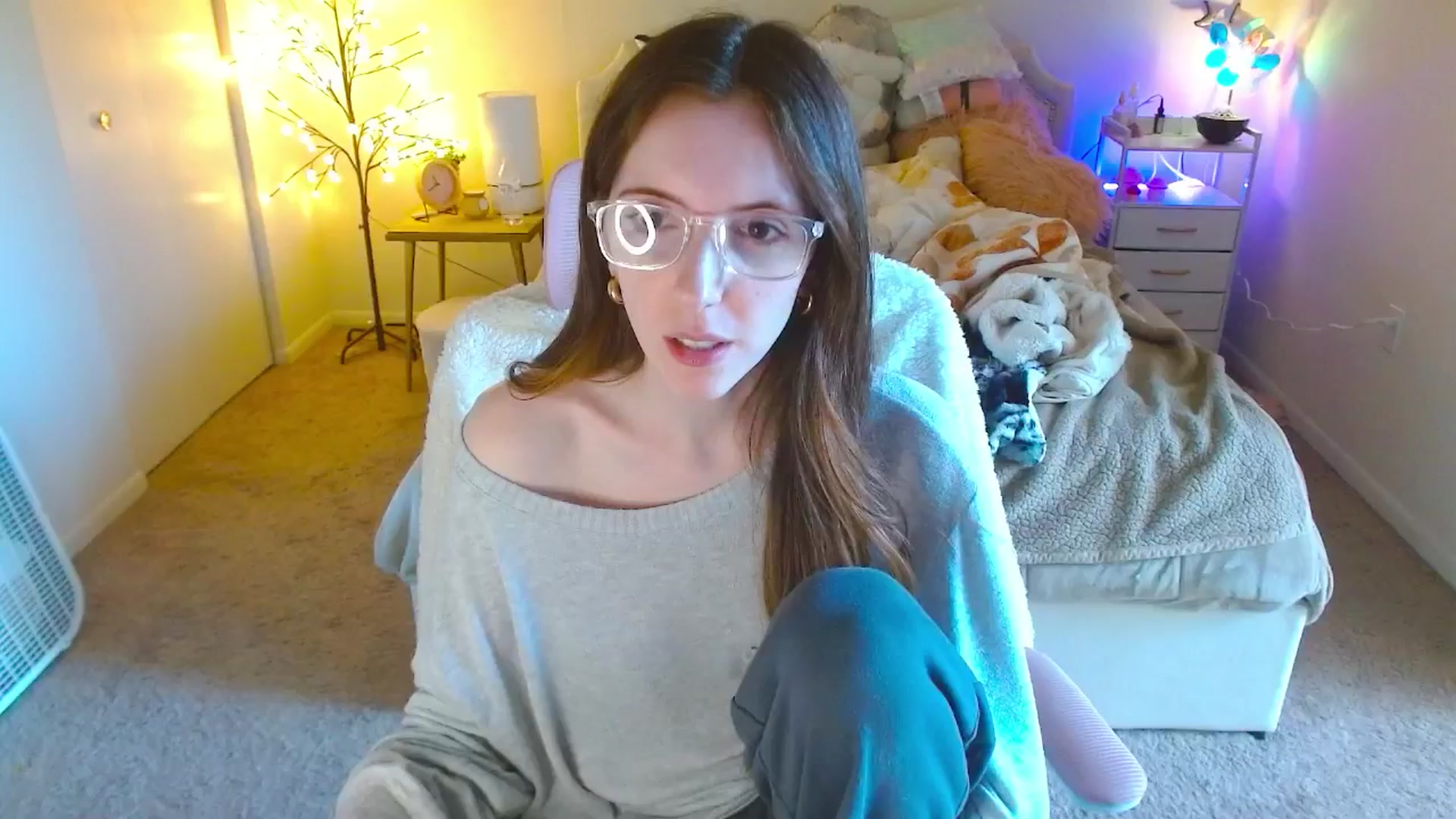 Gallery image thumbnail from MangoMae's myfreecams stream on, 10/25/2024, 22:09 image 7 of 20