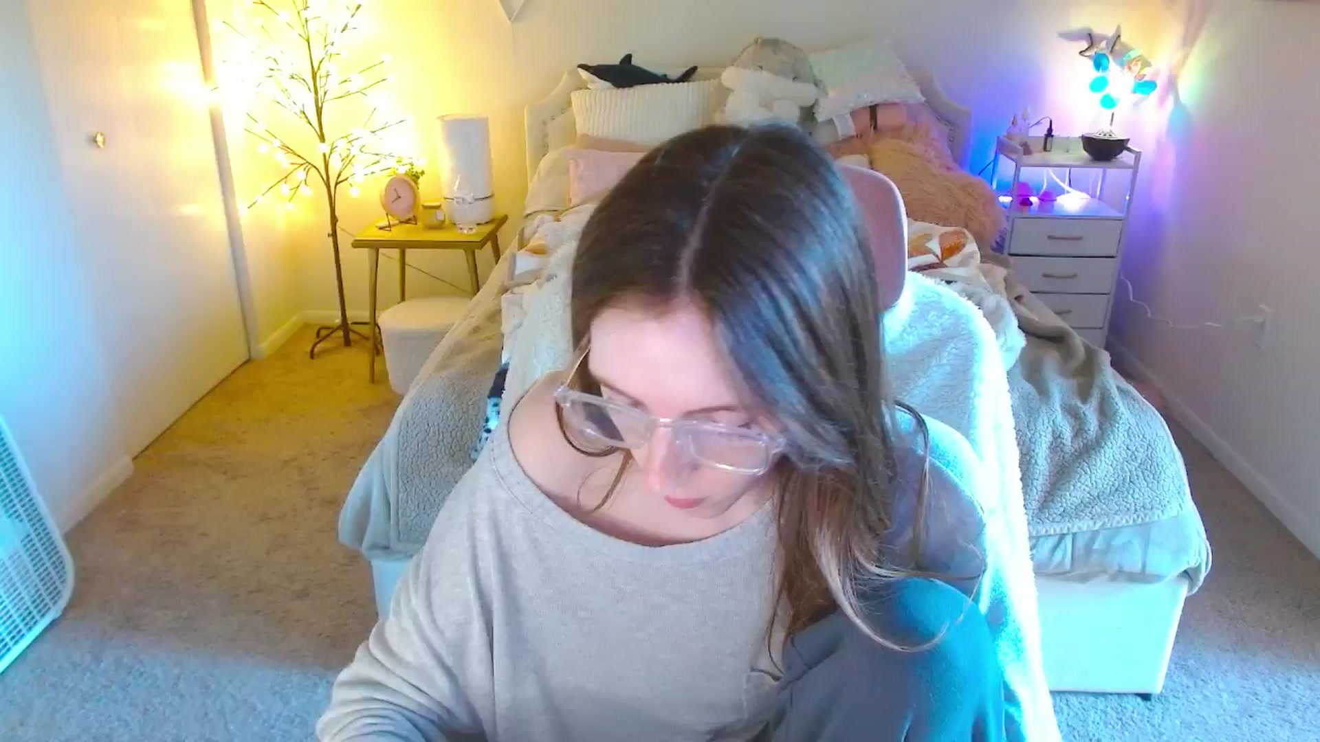 Gallery image thumbnail from MangoMae's myfreecams stream on, 10/25/2024, 22:09 image 1 of 20