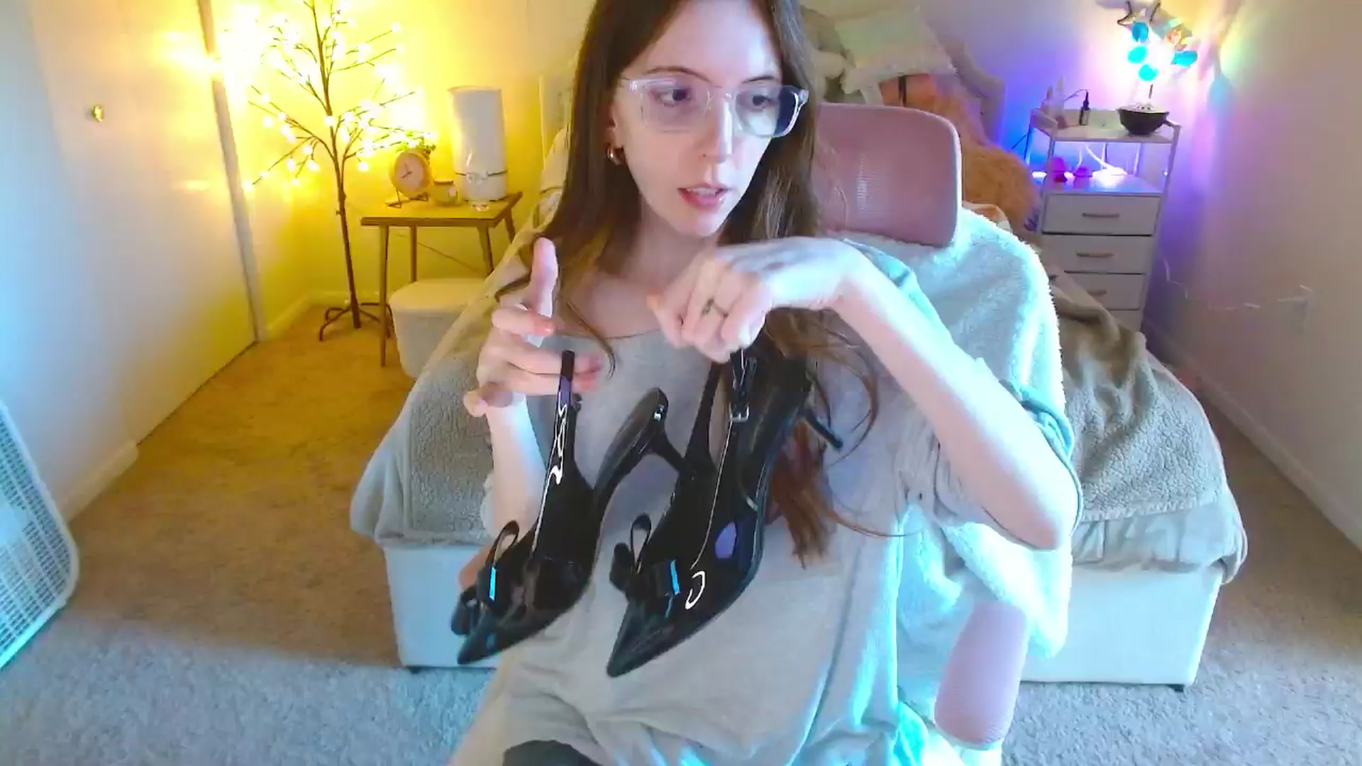Gallery image thumbnail from MangoMae's myfreecams stream on, 10/25/2024, 22:09 image 8 of 20
