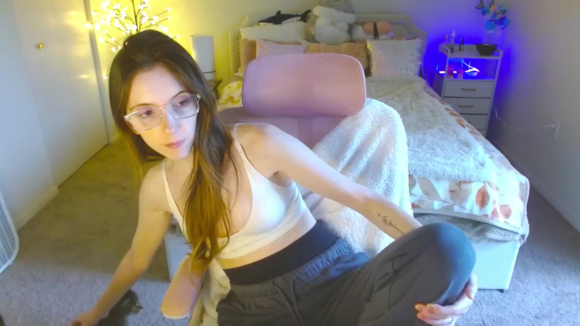 Gallery image thumbnail from MangoMae's myfreecams stream on, 11/01/2024, 20:07 image 12 of 20