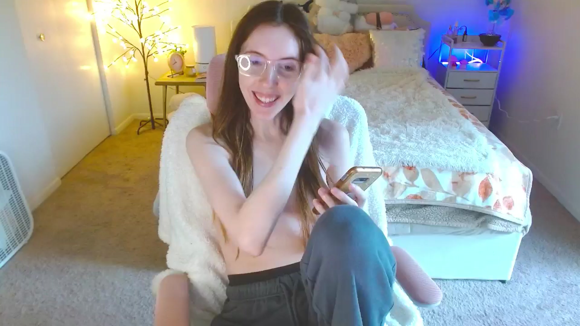 Gallery image thumbnail from MangoMae's myfreecams stream on, 11/01/2024, 21:18 image 3 of 20