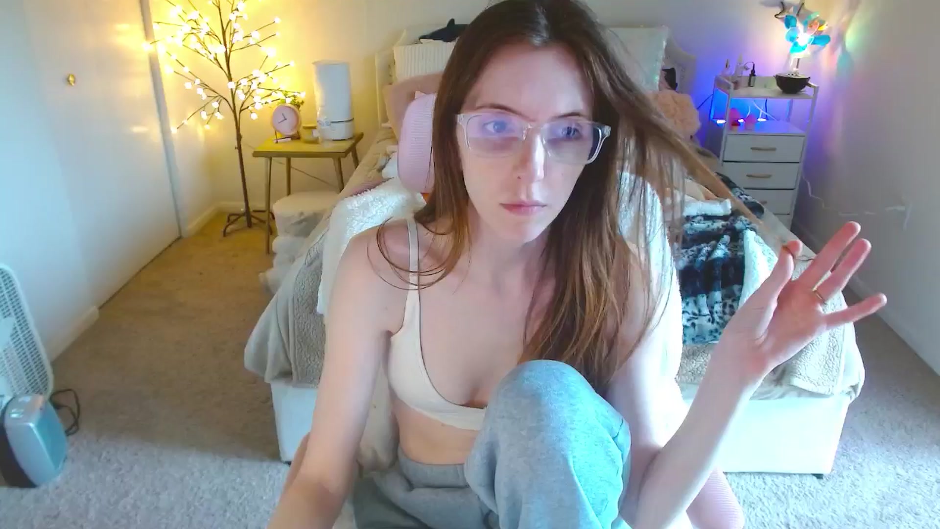 Gallery image thumbnail from MangoMae's myfreecams stream on, 11/03/2024, 17:06 image 20 of 20