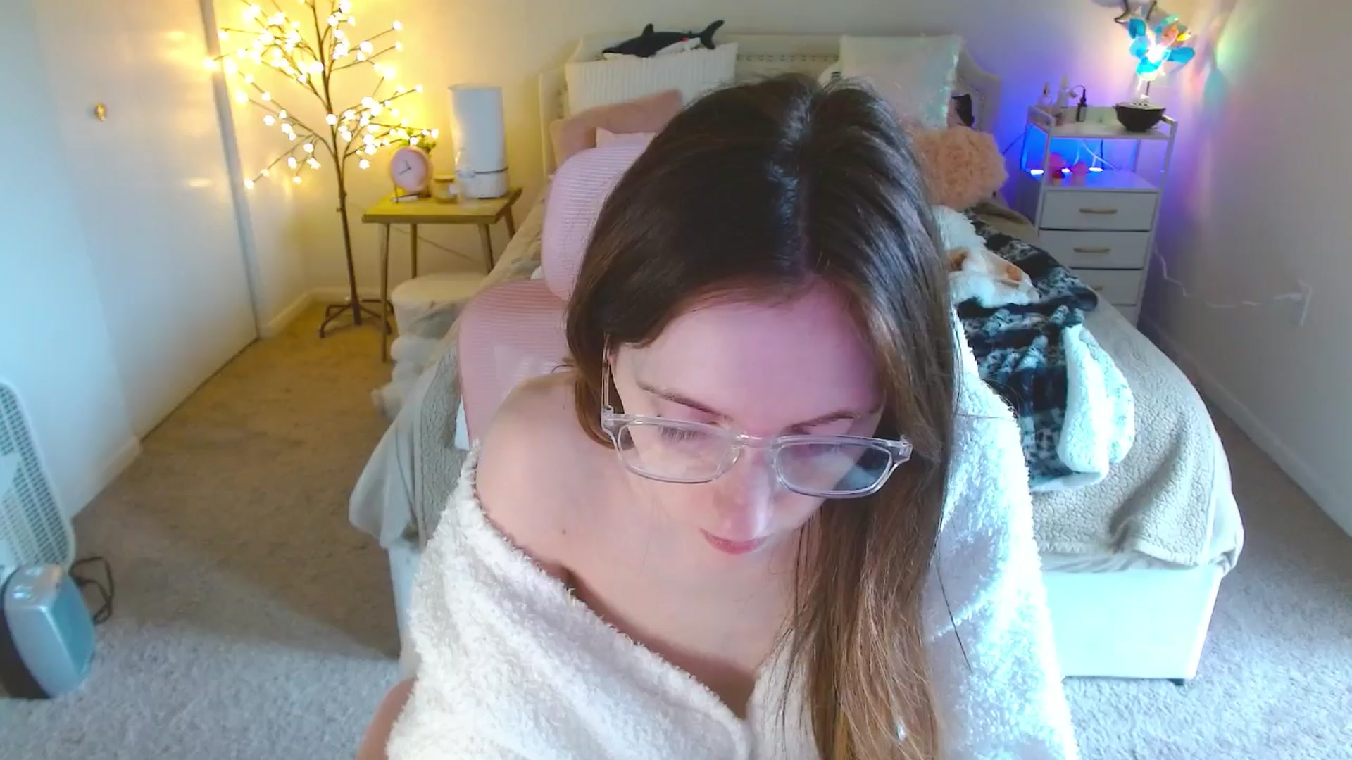 Gallery image thumbnail from MangoMae's myfreecams stream on, 11/03/2024, 17:06 image 7 of 20