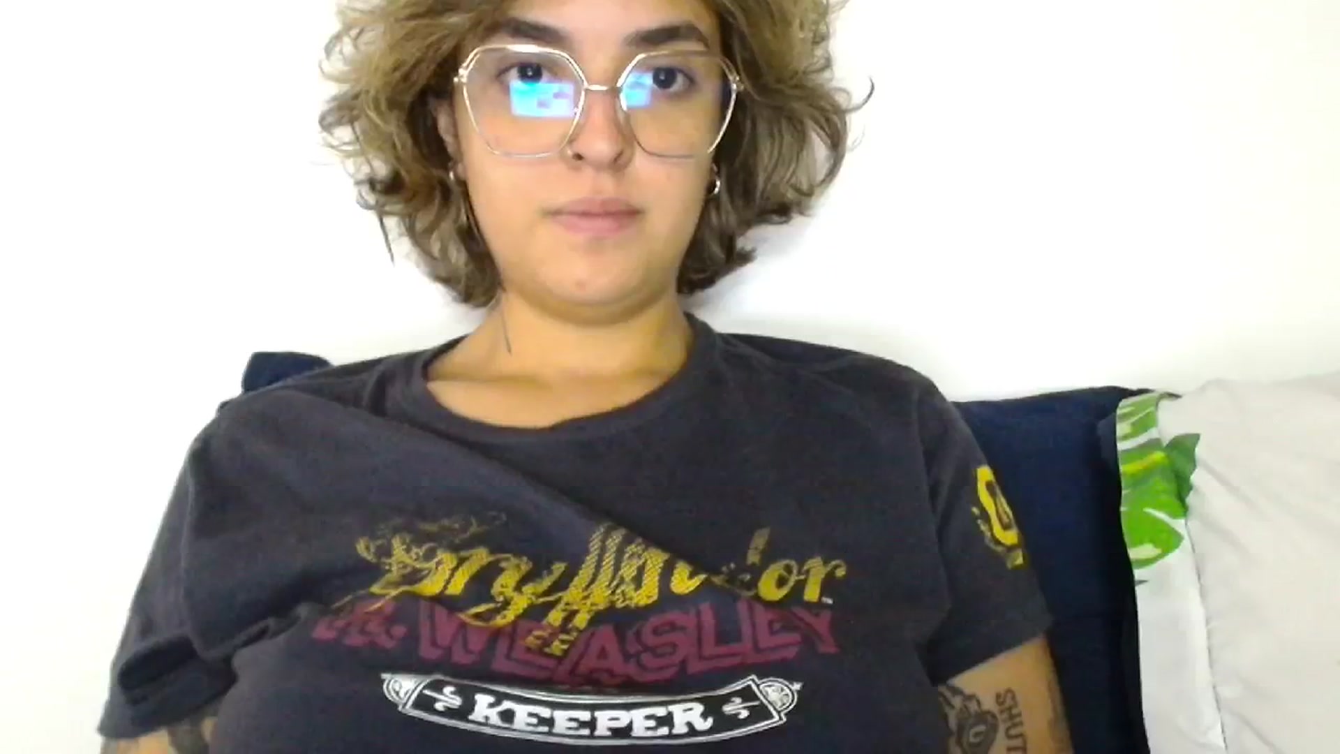 Gallery image thumbnail from ManhattanNY's myfreecams stream on, 10/17/2024, 16:43 image 15 of 20