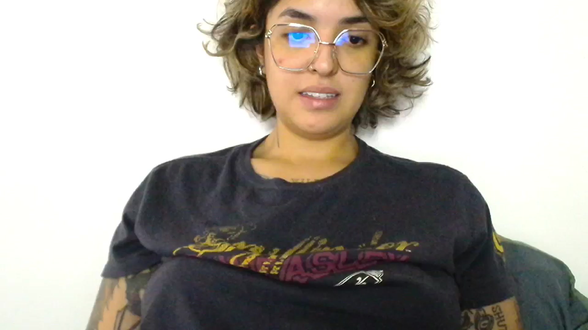 Gallery image thumbnail from ManhattanNY's myfreecams stream on, 10/20/2024, 17:17 image 1 of 20