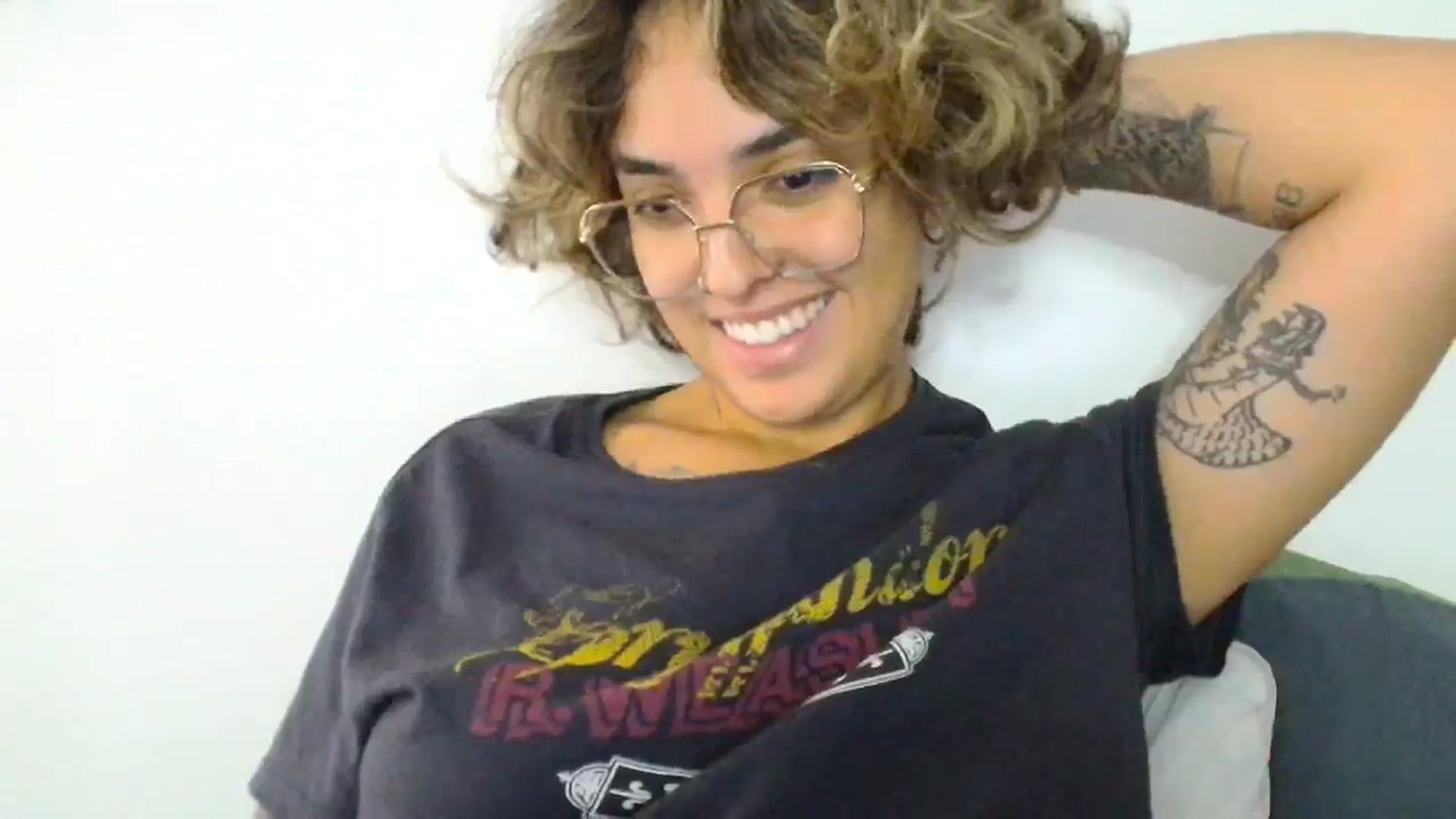Gallery image thumbnail from ManhattanNY's myfreecams stream on, 10/20/2024, 17:17 image 20 of 20