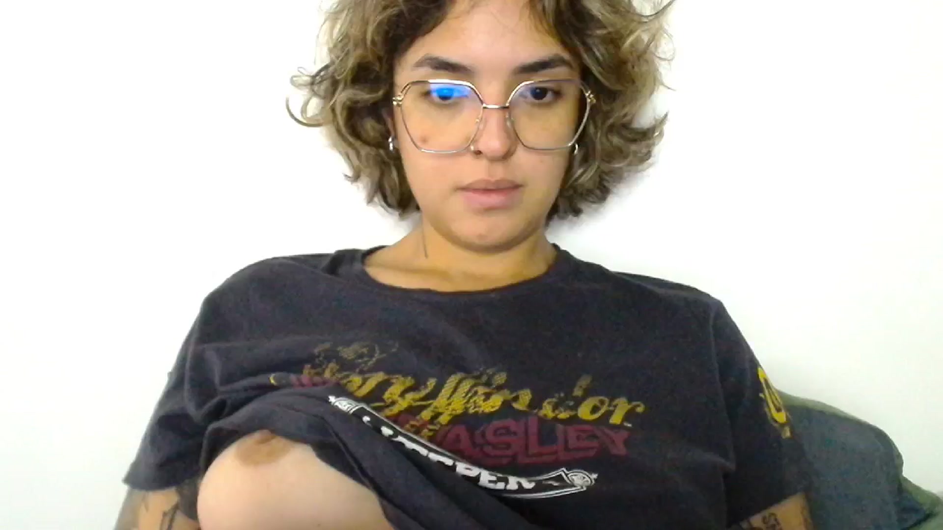 Gallery image thumbnail from ManhattanNY's myfreecams stream on, 10/20/2024, 17:17 image 10 of 20