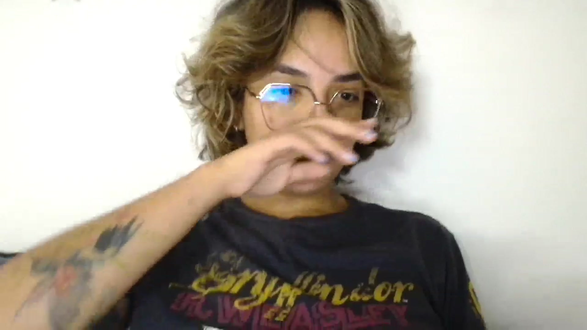 Gallery image thumbnail from ManhattanNY's myfreecams stream on, 10/22/2024, 18:31 image 17 of 20