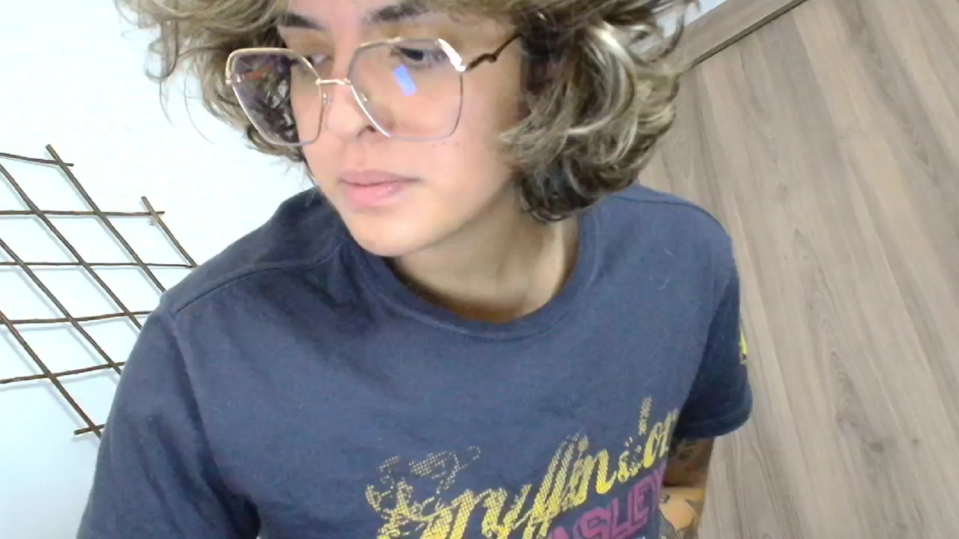 Gallery image thumbnail from ManhattanNY's myfreecams stream on, 10/25/2024, 15:59 image 10 of 20