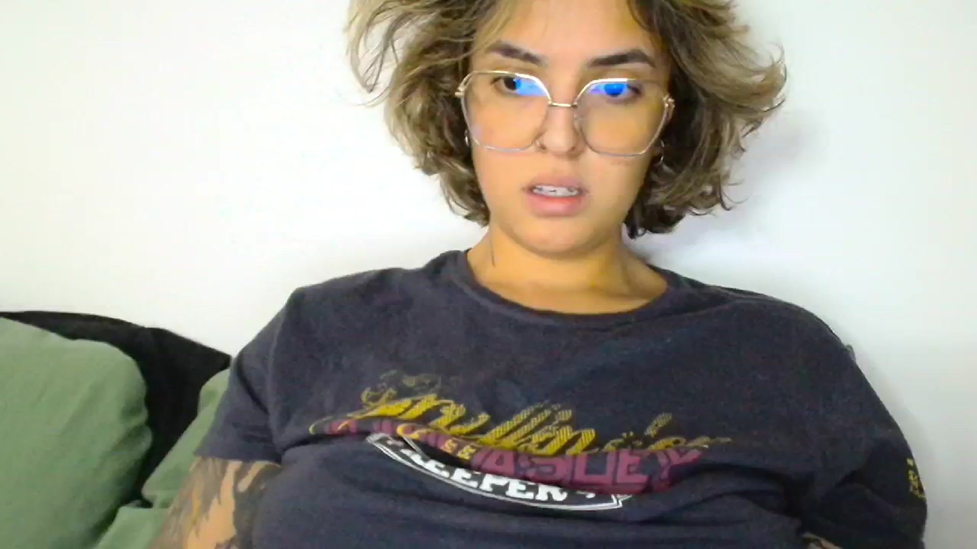 Gallery image thumbnail from ManhattanNY's myfreecams stream on, 10/25/2024, 16:19 image 3 of 20
