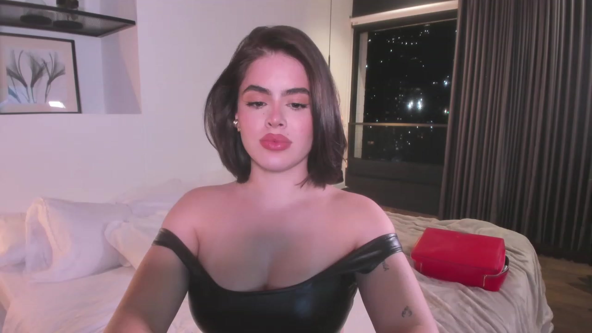 Gallery image thumbnail from Manuu_'s myfreecams stream on, 03/07/2023, 01:33 image 19 of 20