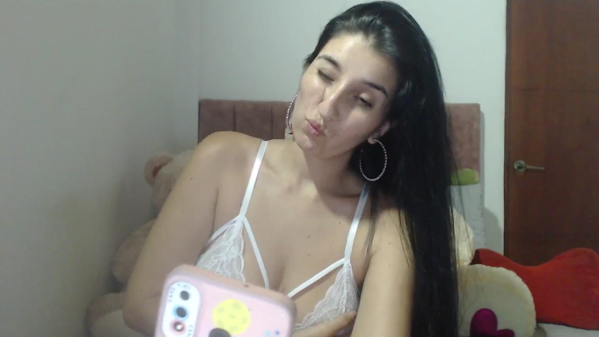 Gallery image thumbnail from Mao02's myfreecams stream on, 05/23/2024, 08:08 image 17 of 20