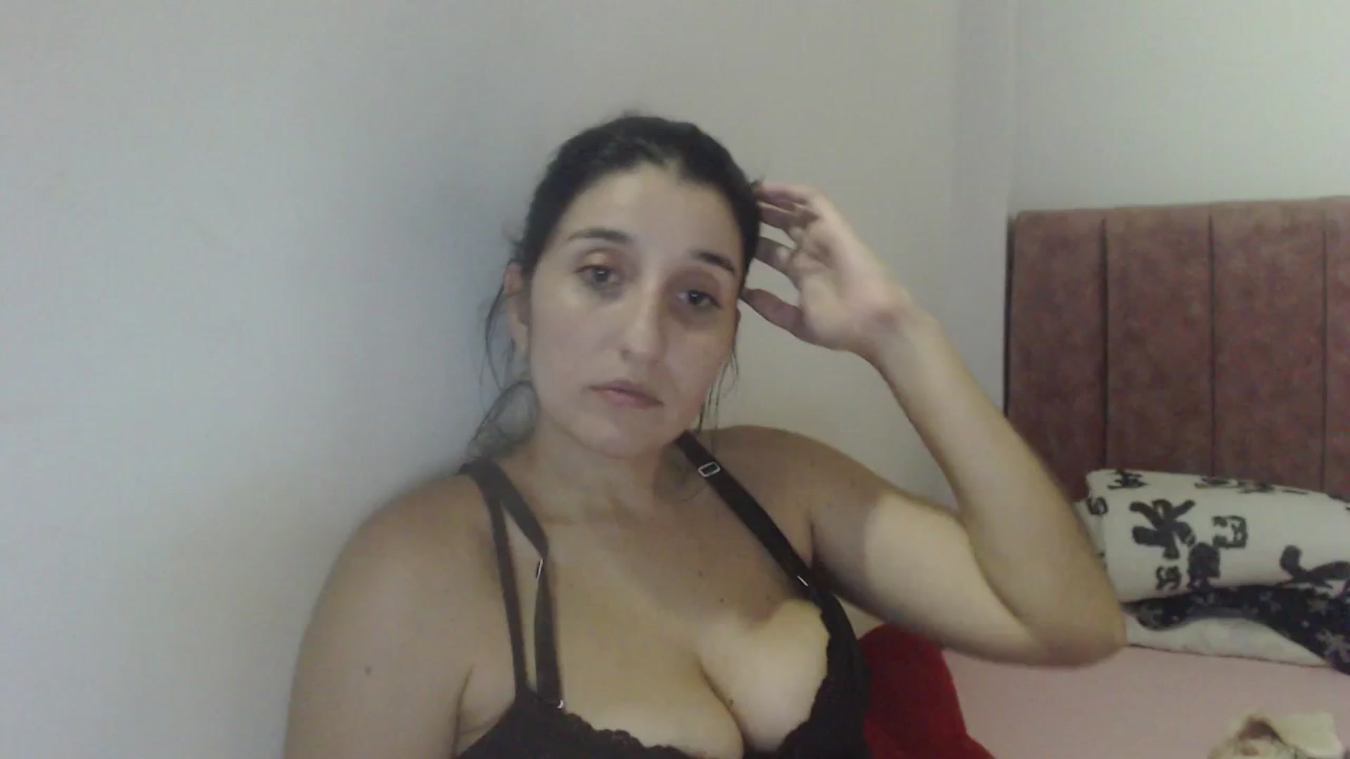 Gallery image thumbnail from Mao02's myfreecams stream on, 12/31/2024, 04:02 image 4 of 20