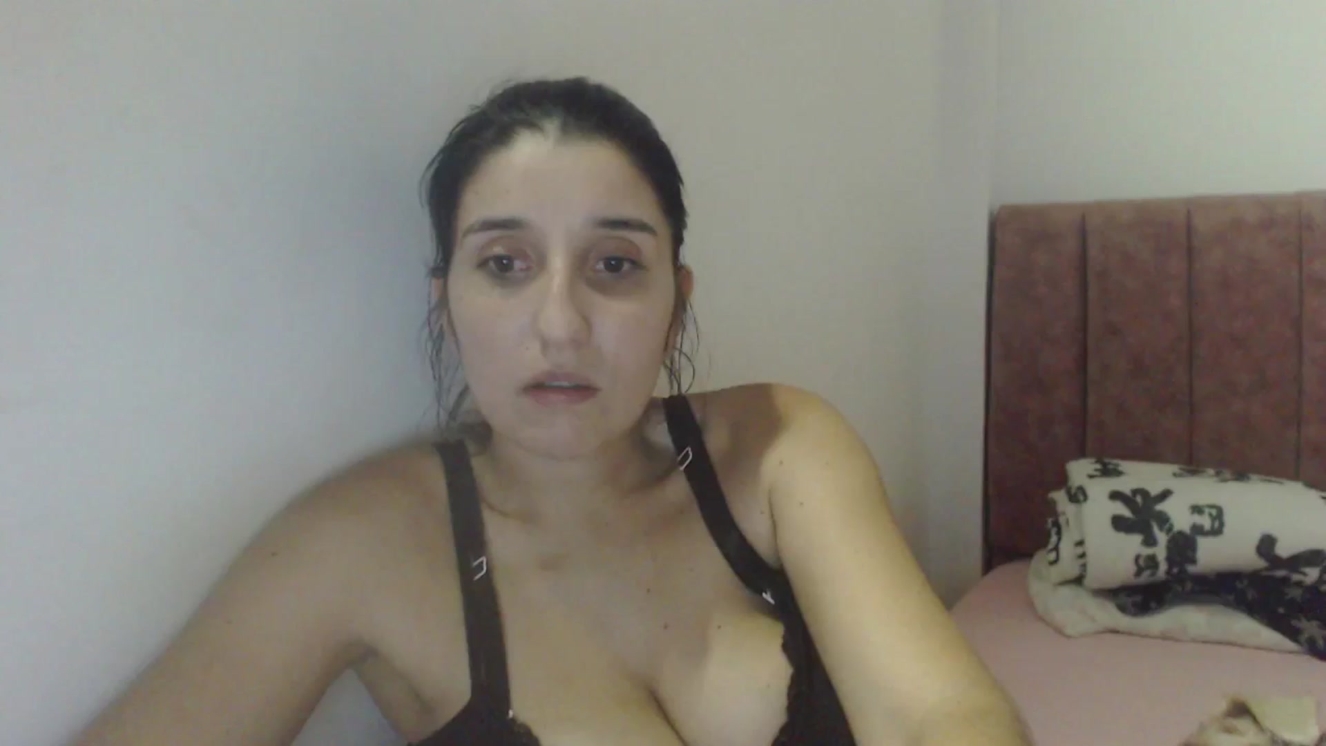Gallery image thumbnail from Mao02's myfreecams stream on, 12/31/2024, 04:02 image 2 of 20