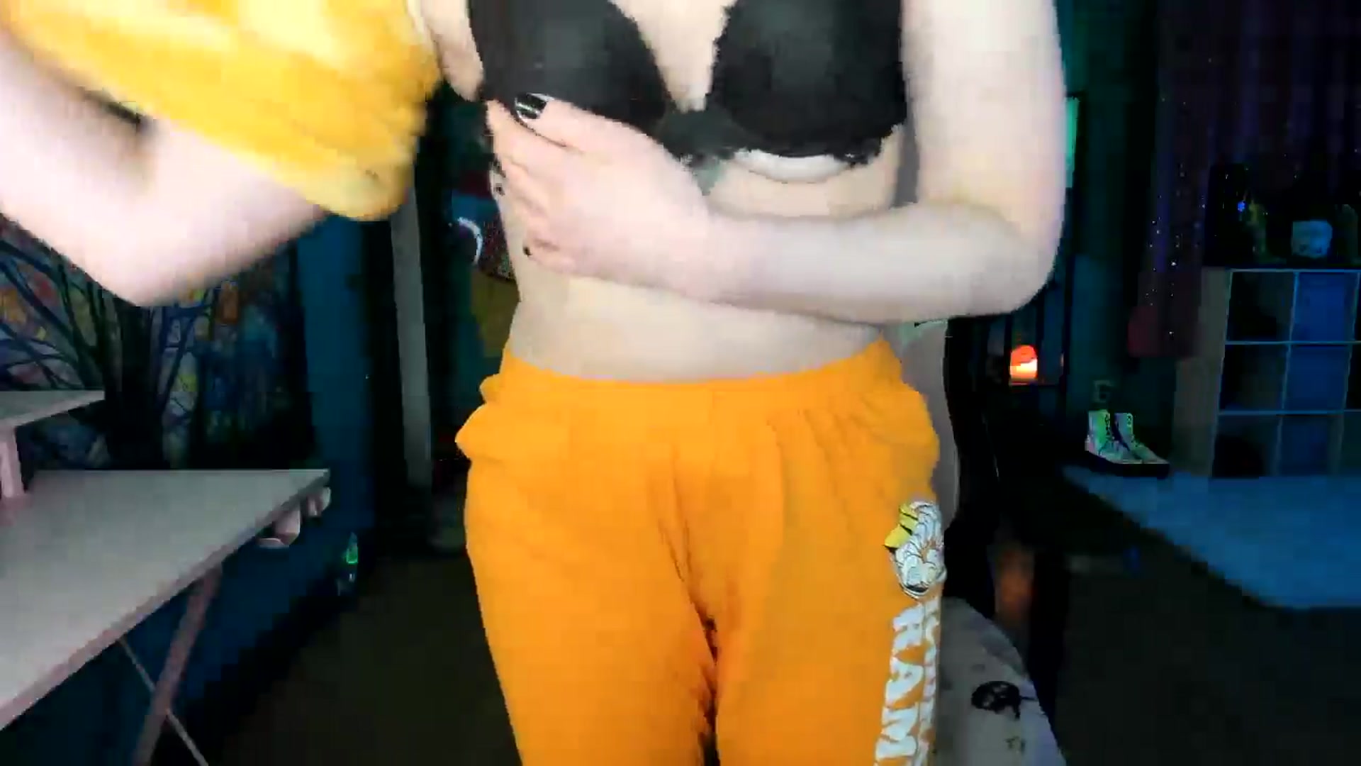 Gallery image thumbnail from MapleMaya's myfreecams stream on, 04/08/2025, 14:14 image 17 of 20