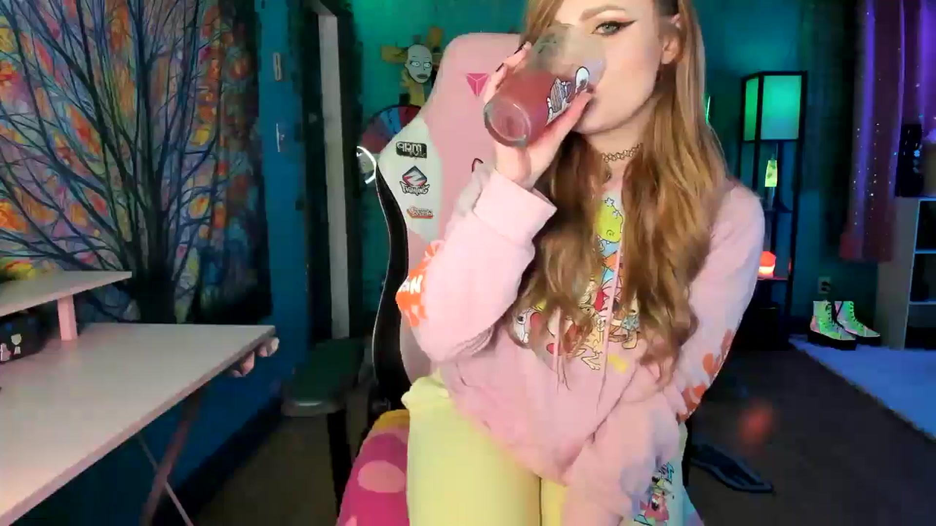 Gallery image thumbnail from MapleMaya's myfreecams stream on, 06/08/2025, 10:44 image 12 of 20