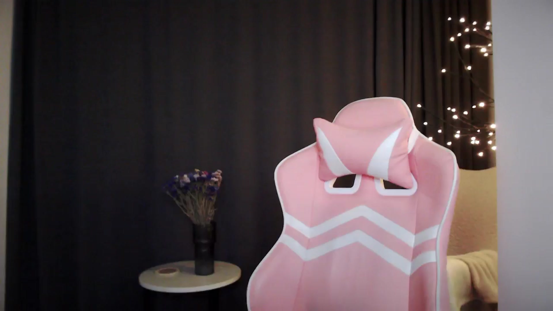 Gallery image thumbnail from MarTiny's myfreecams stream on, 10/06/2024, 01:15 image 20 of 20