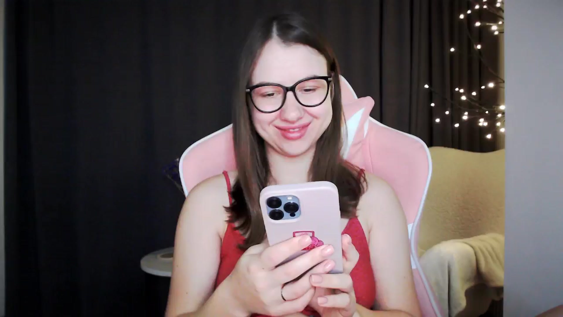 Gallery image thumbnail from MarTiny's myfreecams stream on, 10/06/2024, 01:15 image 9 of 20