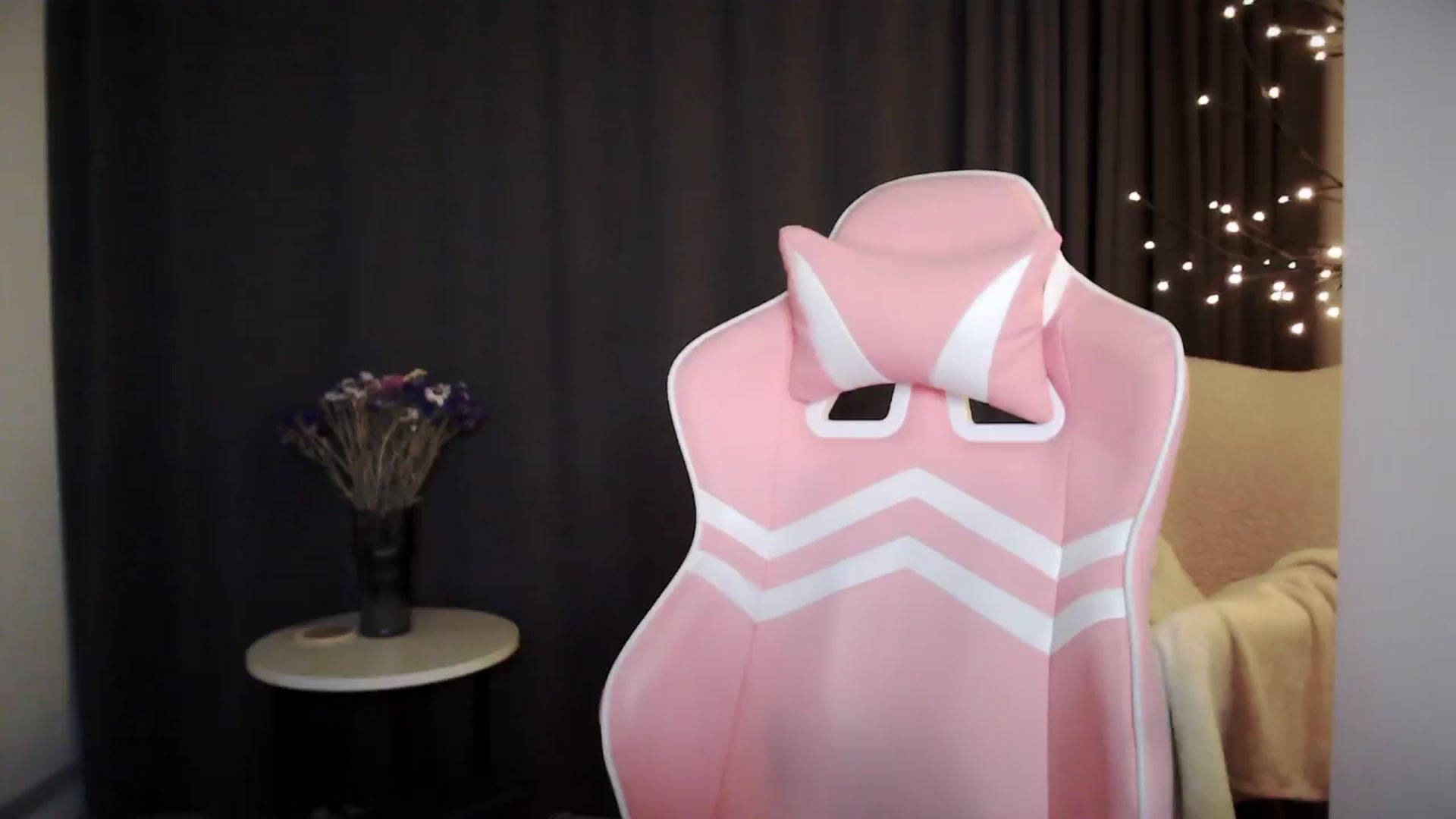 Gallery image thumbnail from MarTiny's myfreecams stream on, 10/10/2024, 01:08 image 17 of 20