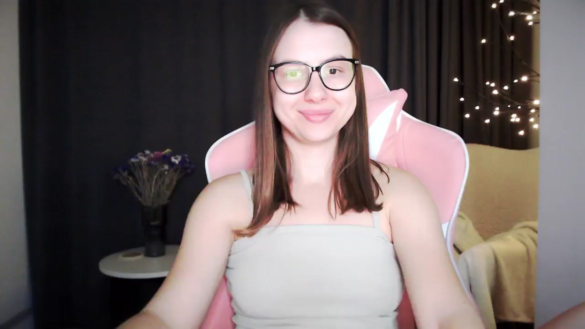 Gallery image thumbnail from MarTiny's myfreecams stream on, 10/10/2024, 01:08 image 18 of 20