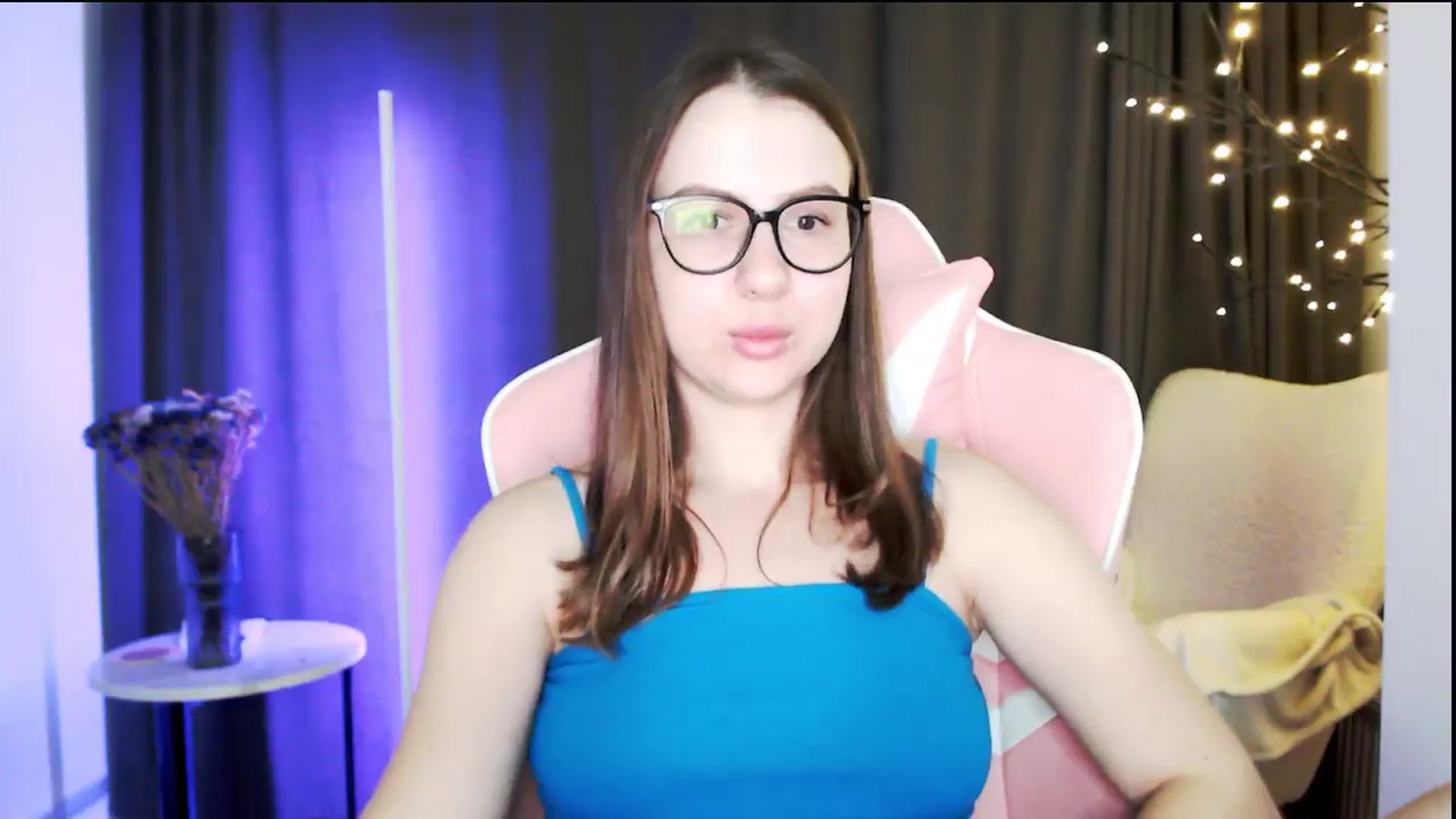 Gallery image thumbnail from MarTiny's myfreecams stream on, 10/20/2024, 01:33 image 2 of 20