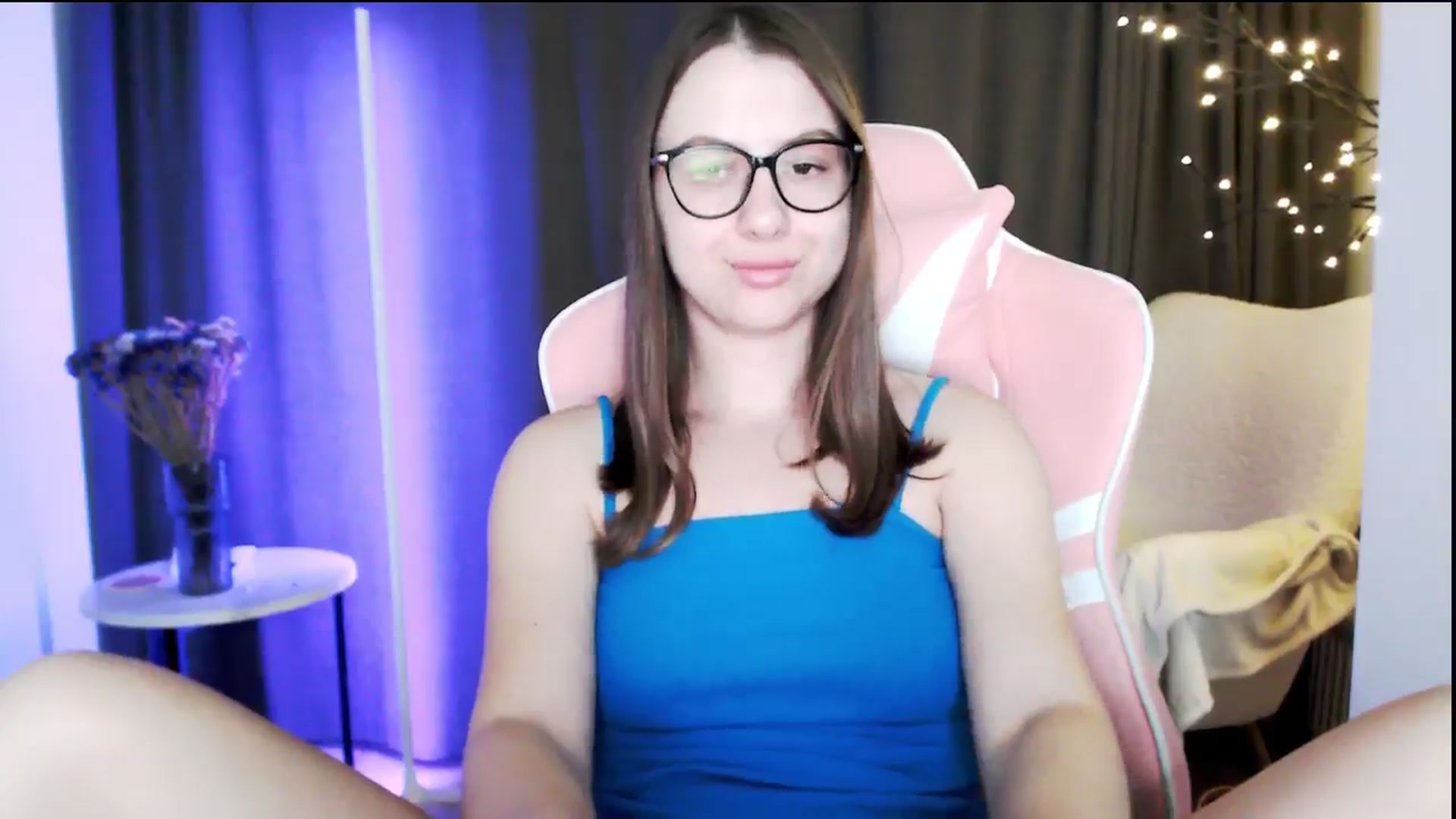 Gallery image thumbnail from MarTiny's myfreecams stream on, 10/20/2024, 01:33 image 16 of 20
