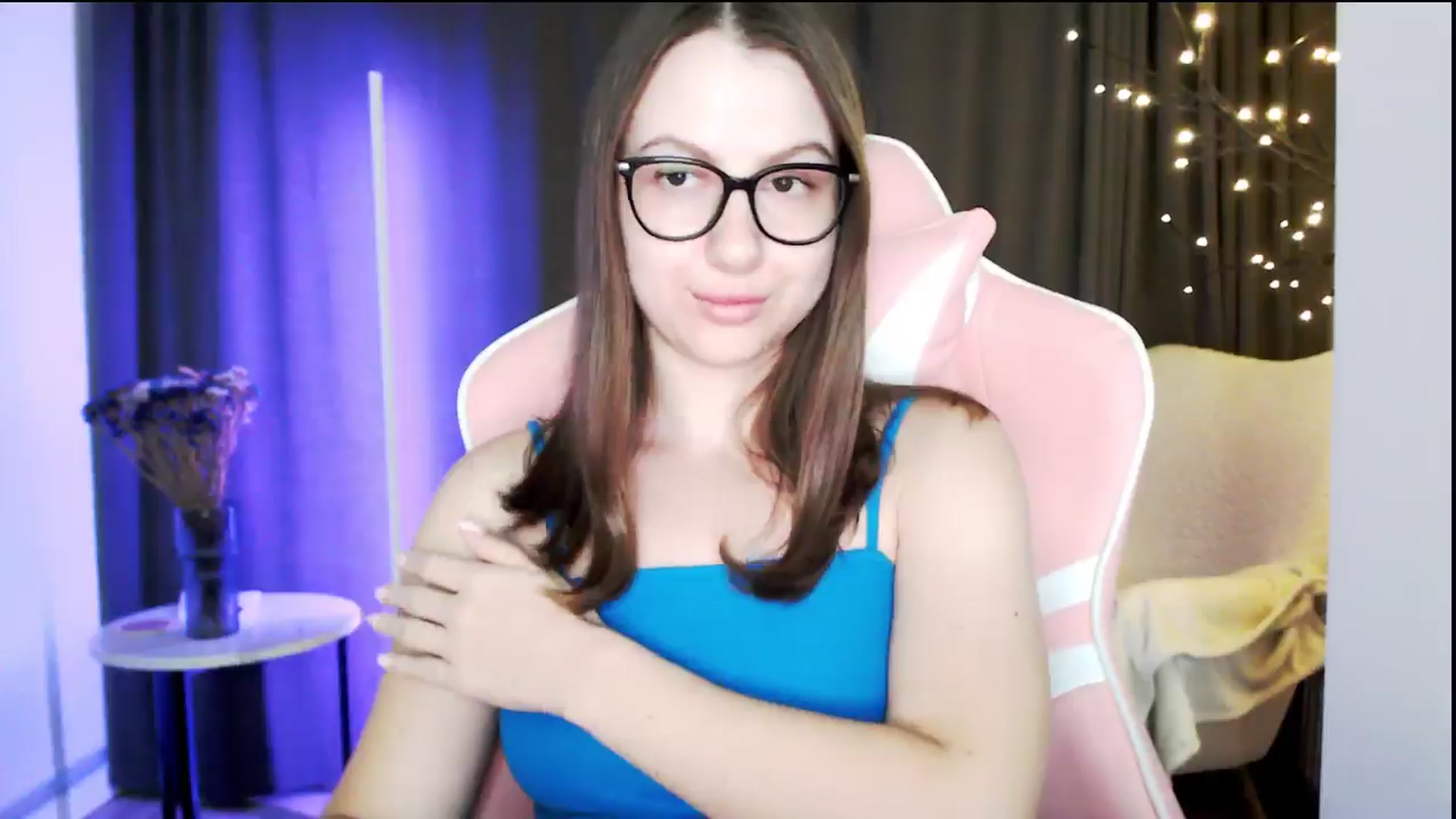 Gallery image thumbnail from MarTiny's myfreecams stream on, 10/20/2024, 01:33 image 19 of 20