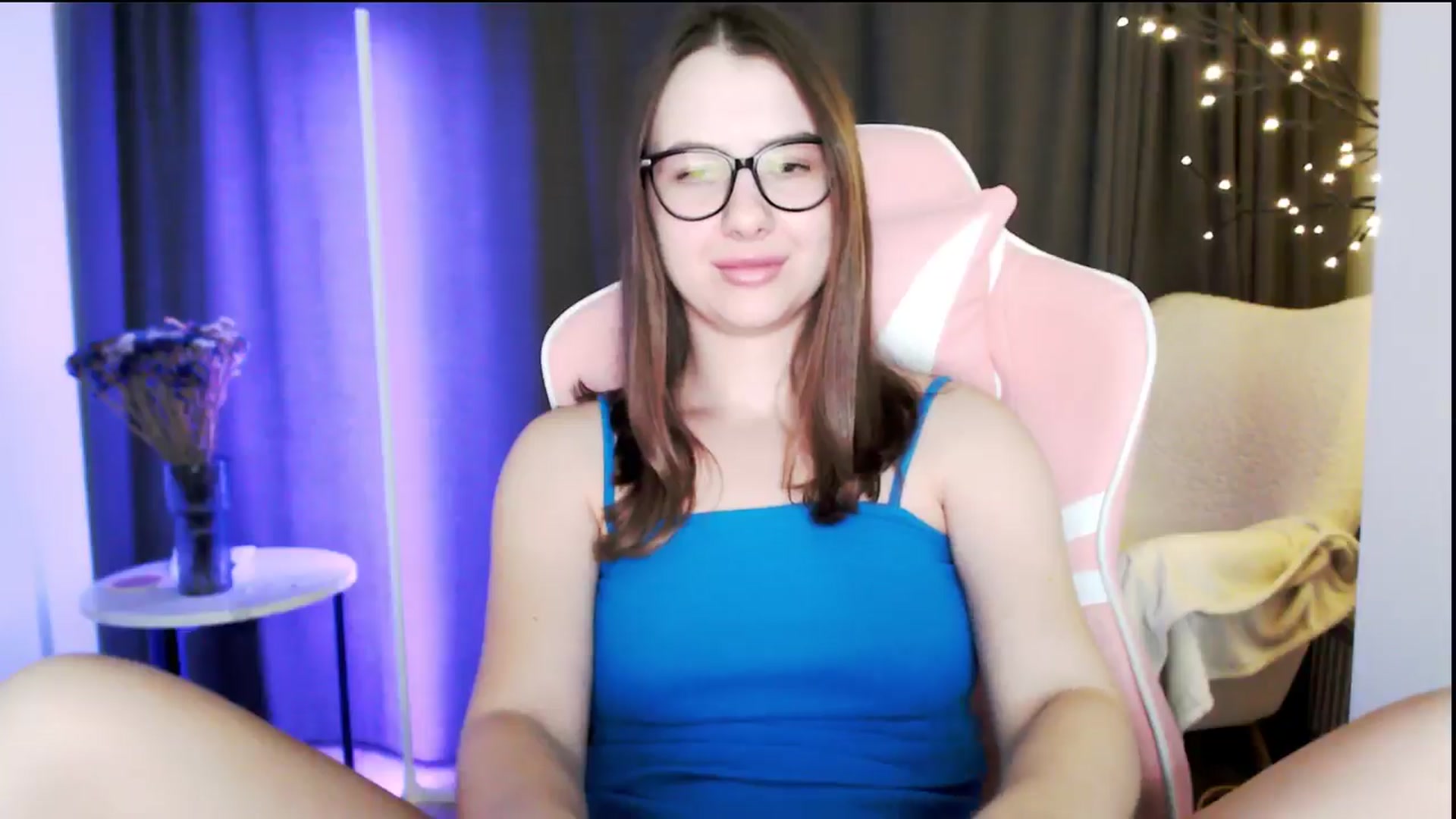 Gallery image thumbnail from MarTiny's myfreecams stream on, 10/20/2024, 01:33 image 17 of 20