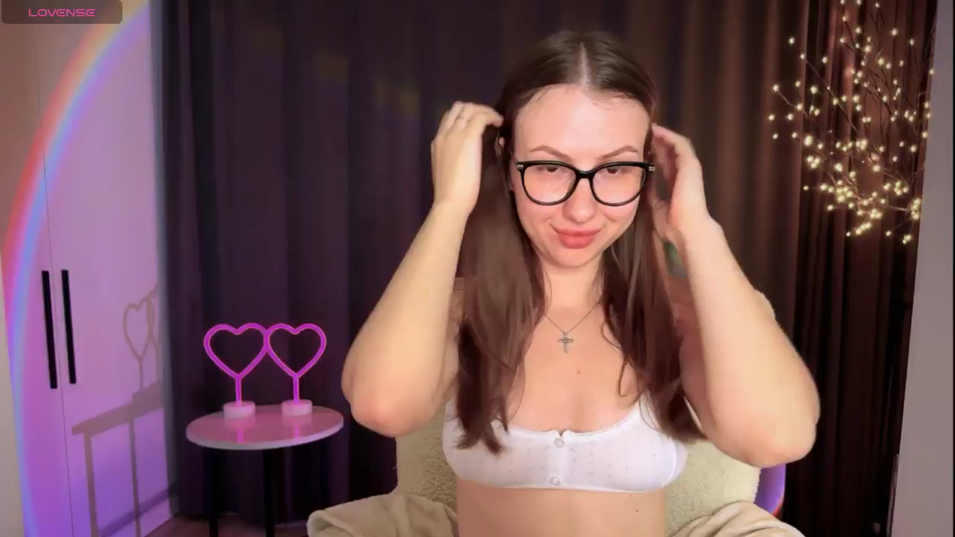 Gallery image thumbnail from MarTiny's myfreecams stream on, 08/08/2025, 24:01 image 7 of 20