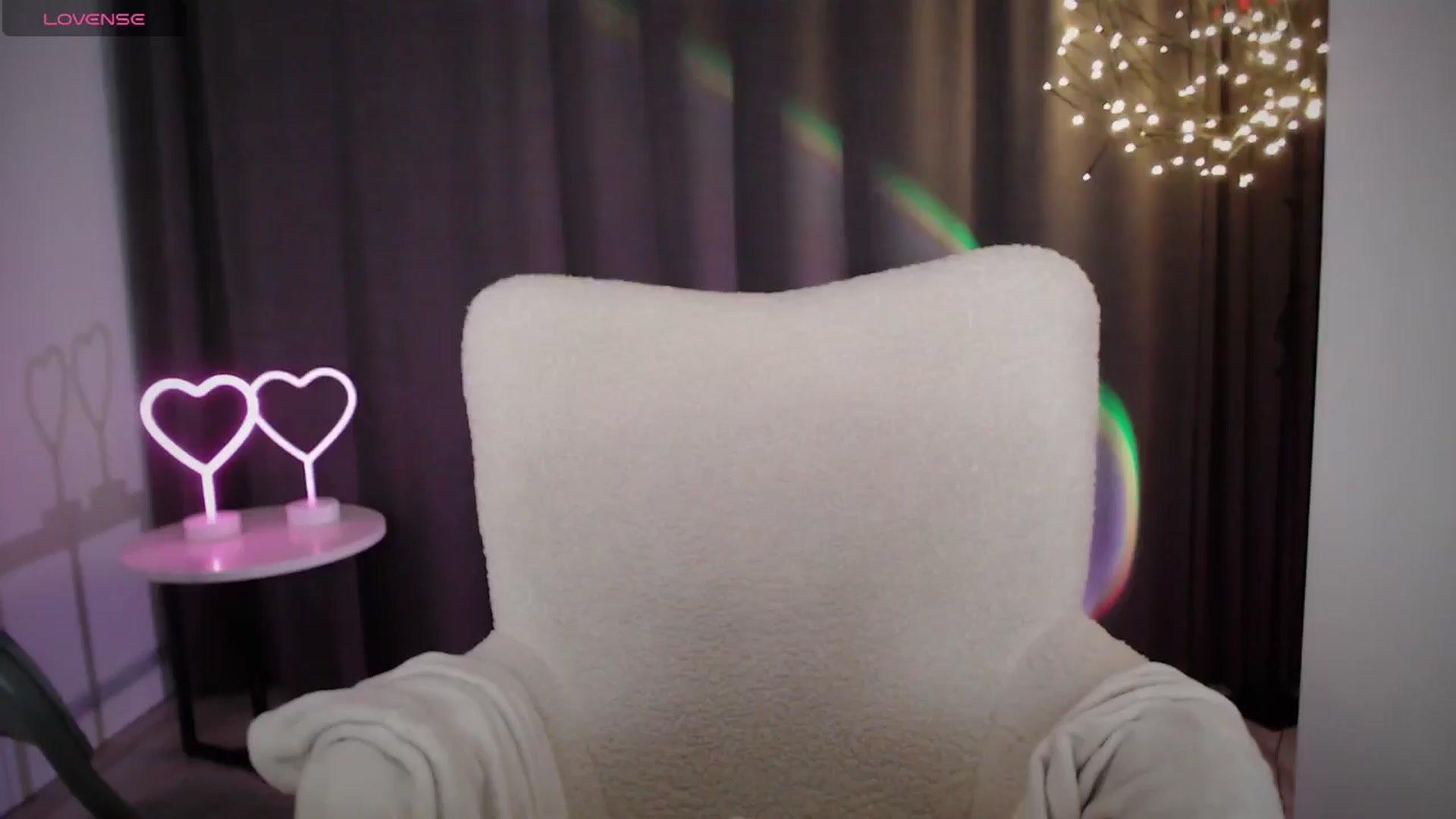 Gallery image thumbnail from MarTiny's myfreecams stream on, 08/10/2025, 01:50 image 9 of 20