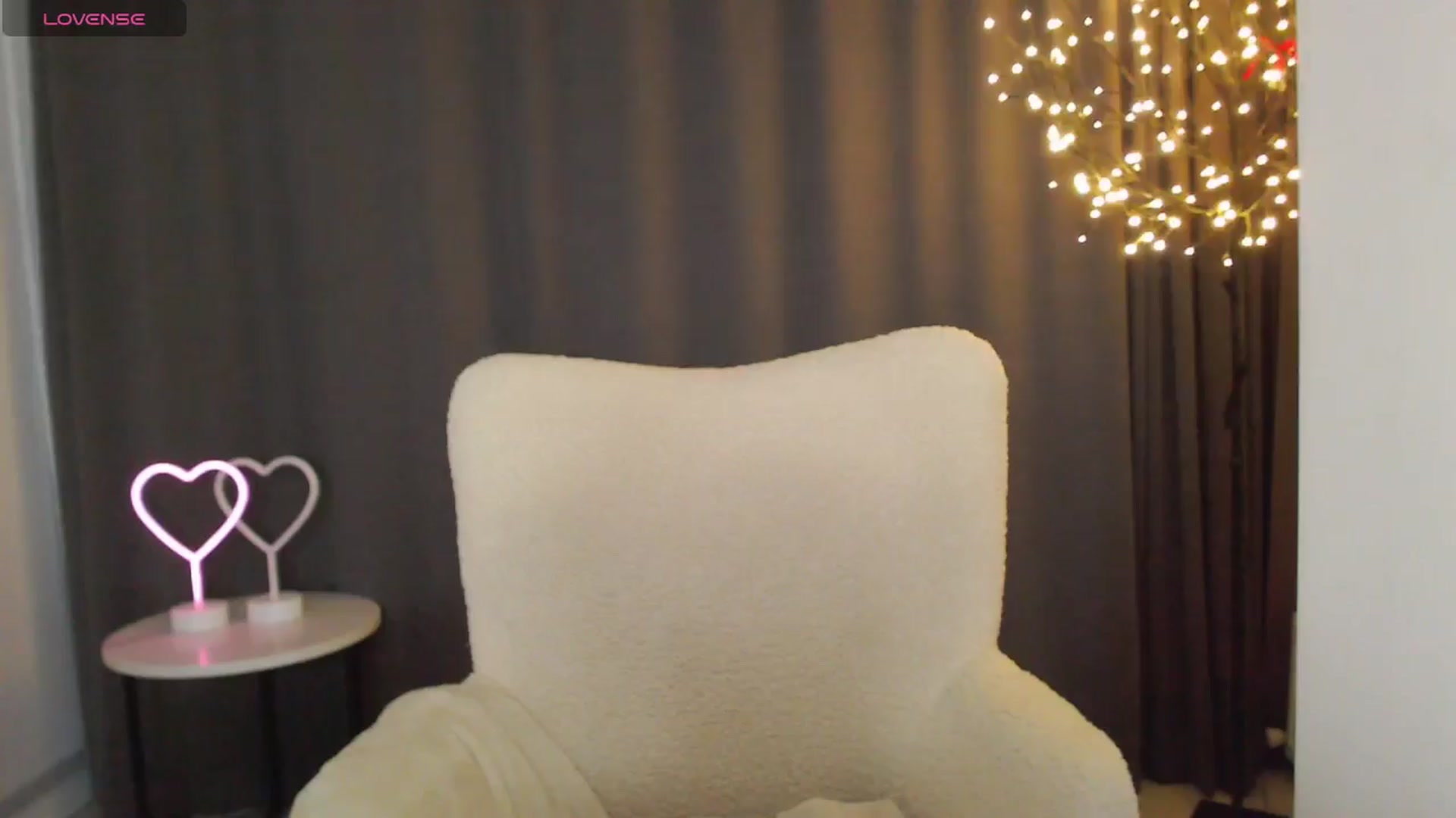 Gallery image thumbnail from MarTiny's myfreecams stream on, 08/17/2025, 24:01 image 7 of 20