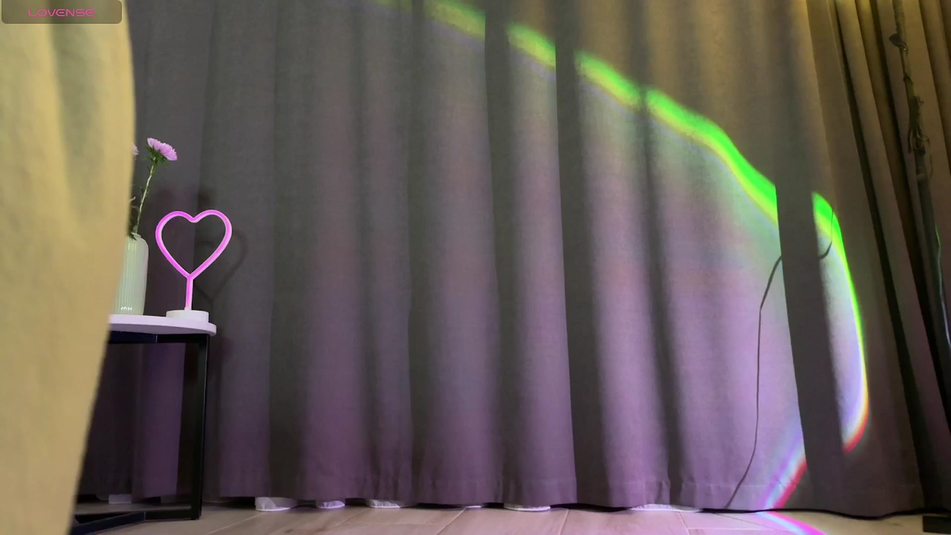 Gallery image thumbnail from MarTiny's myfreecams stream on, 09/03/2025, 23:30 image 15 of 20