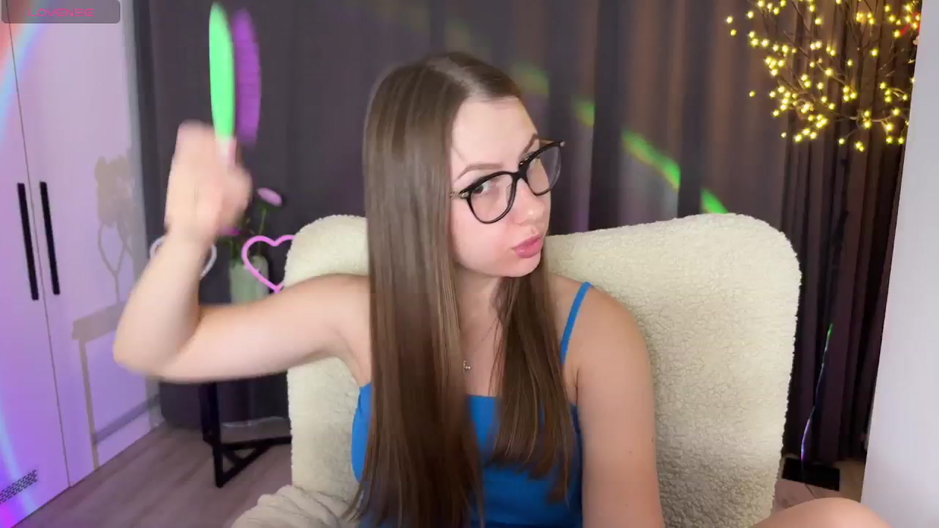 Gallery image thumbnail from MarTiny's myfreecams stream on, 09/07/2025, 24:28 image 1 of 20